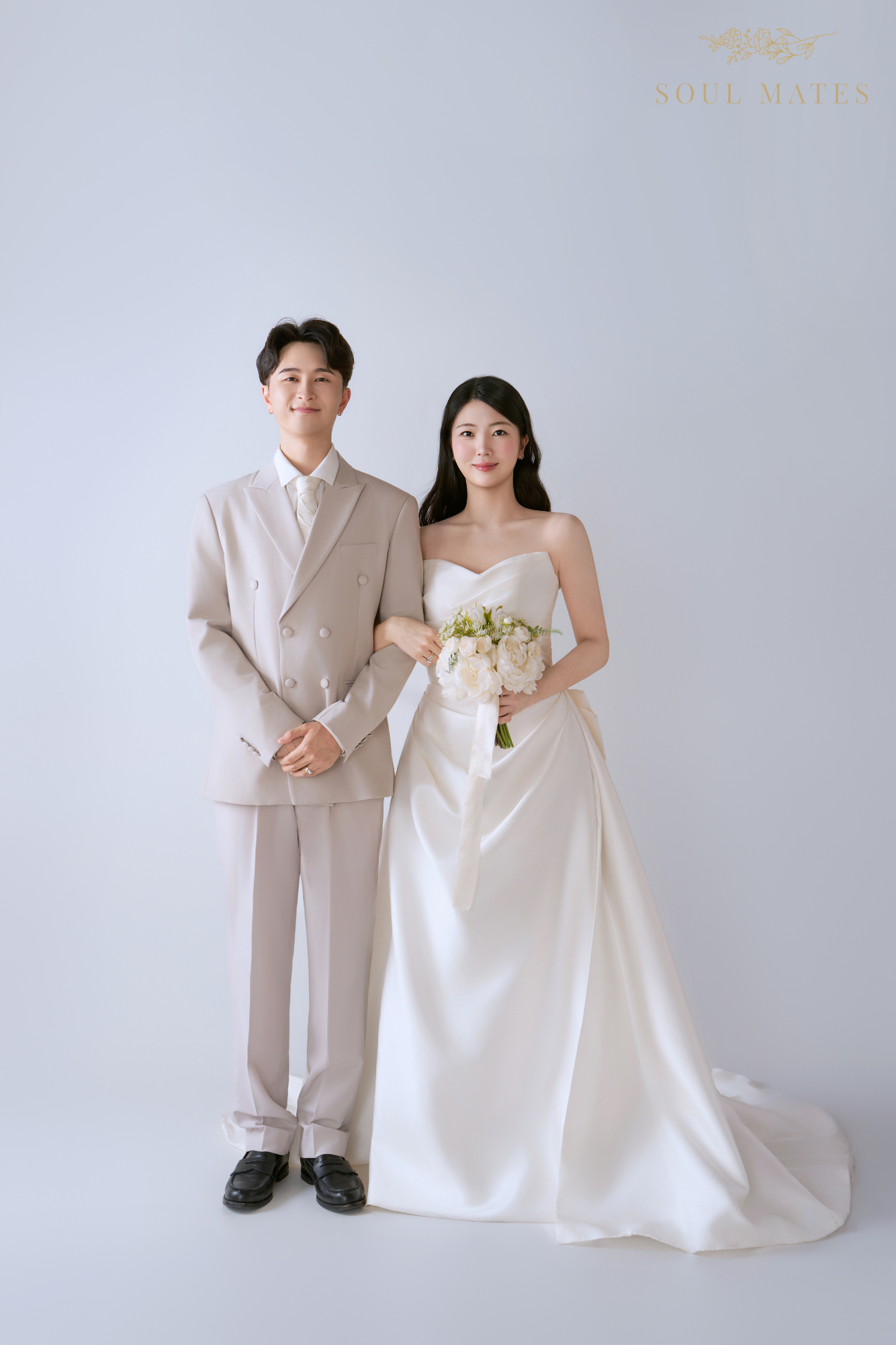 Wedding photograpjy in Seattle - Soul Mates Bridal (3).png