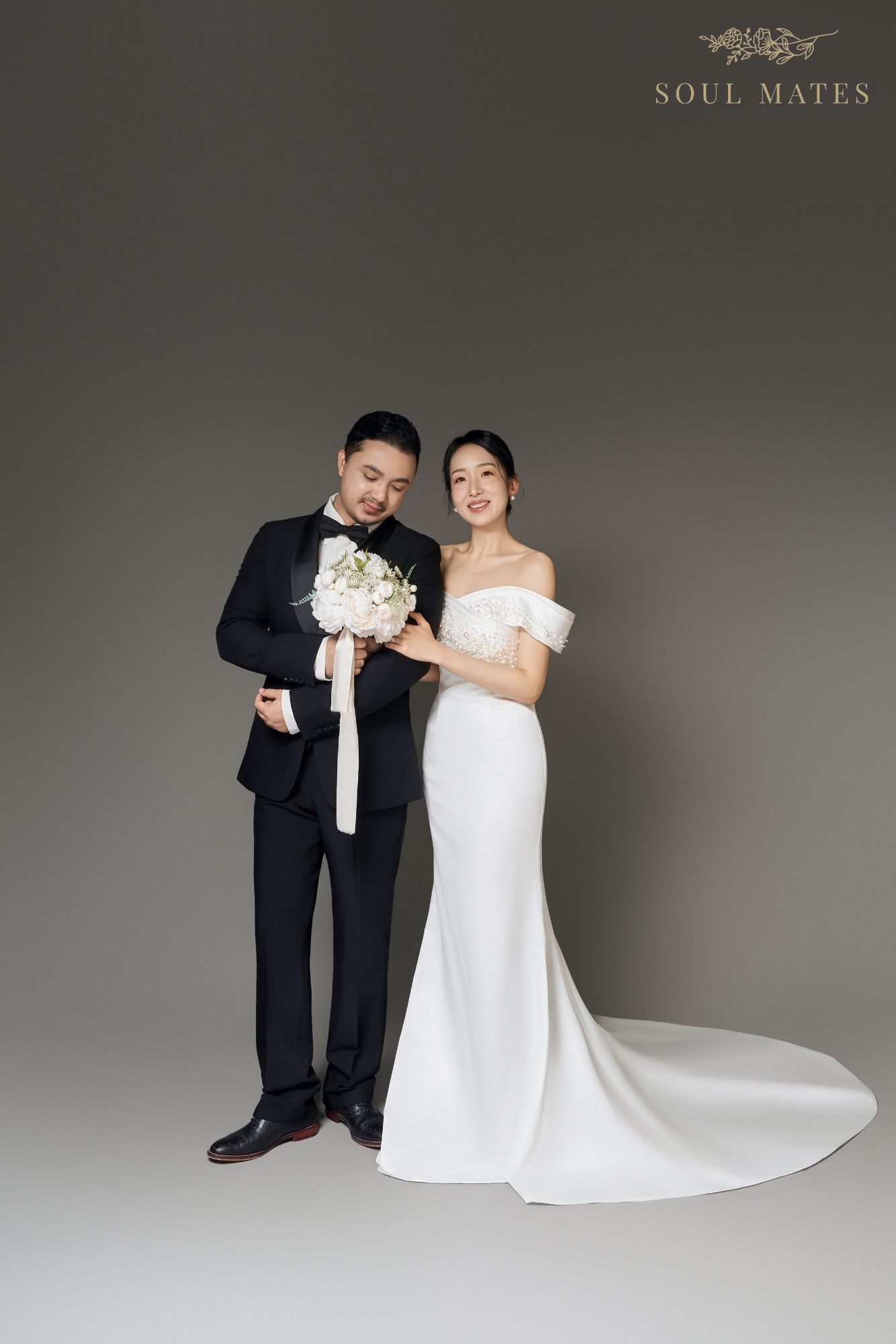 Wedding photography in Seattle - Soul Mates Bridal (11).png