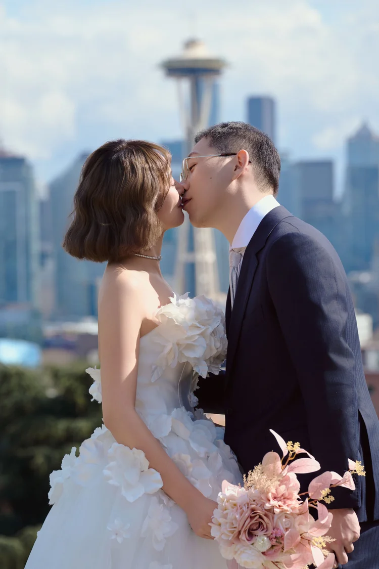 Sparklng Gltter Weddng Shoes For A Magcal Walk Down The Asle