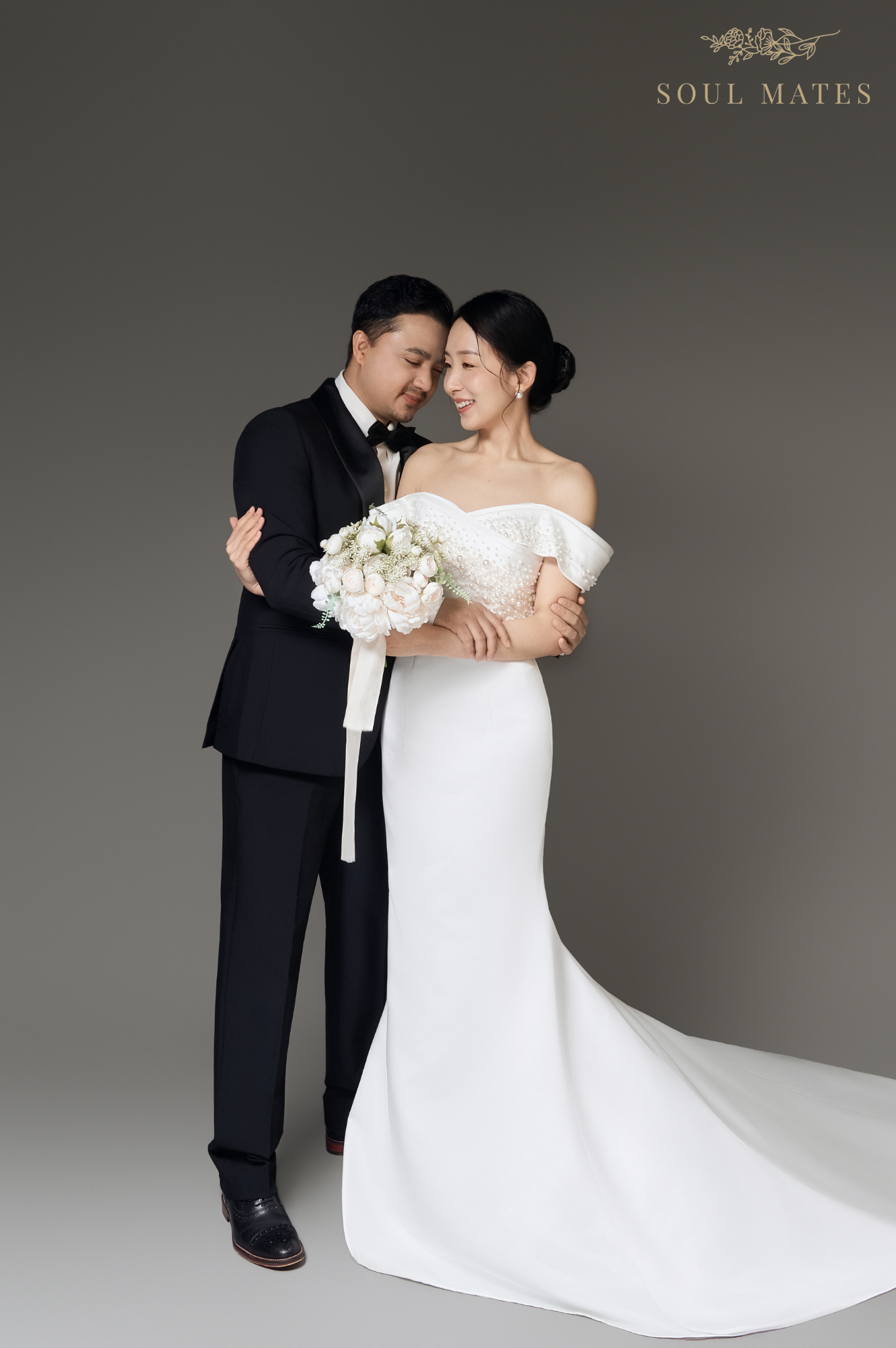 Wedding photography in Seattle - Soul Mates Bridal (8).png