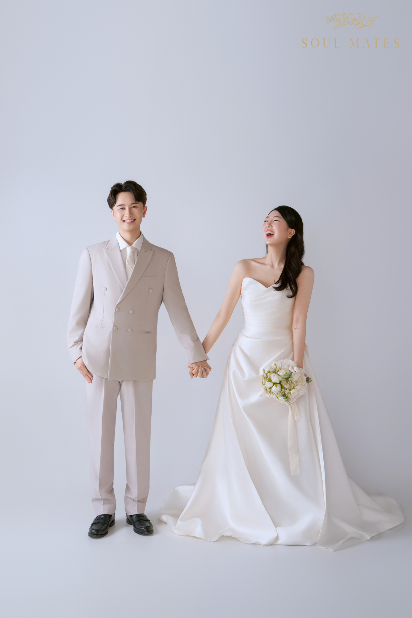 Wedding photograpjy in Seattle - Soul Mates Bridal (7).png