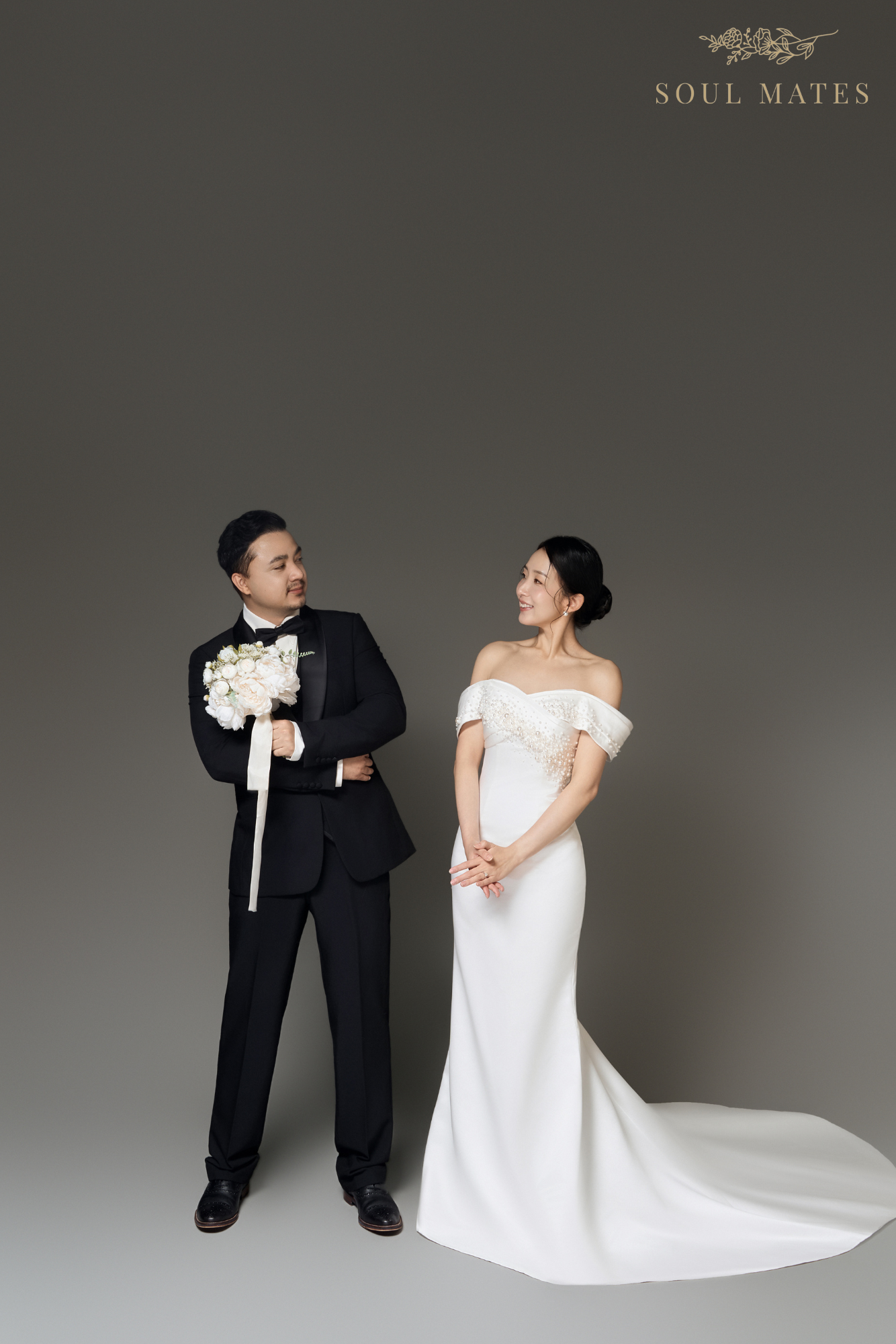 Wedding photography in Seattle - Soul Mates Bridal (18).png