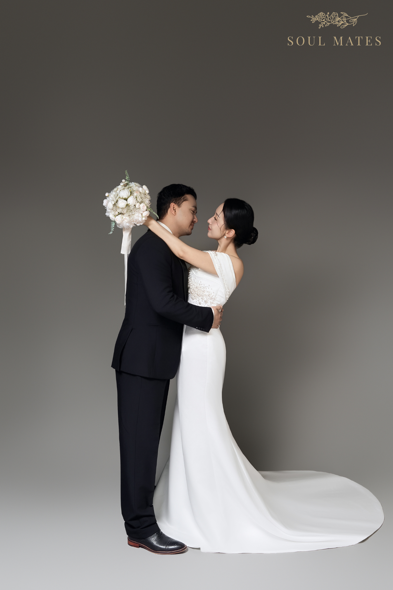 Wedding photography in Seattle - Soul Mates Bridal (20).png