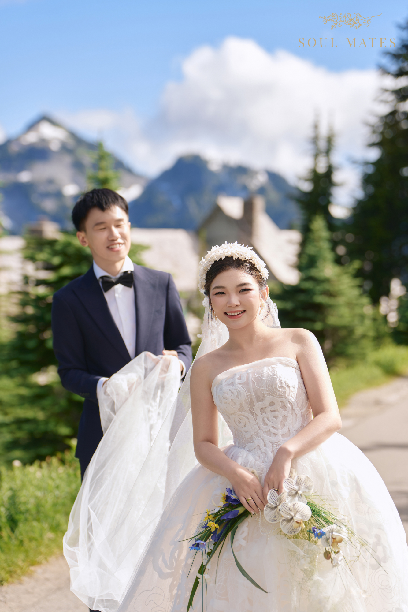 Wedding photography in Seattle - Soul Mates Bridal (9).png