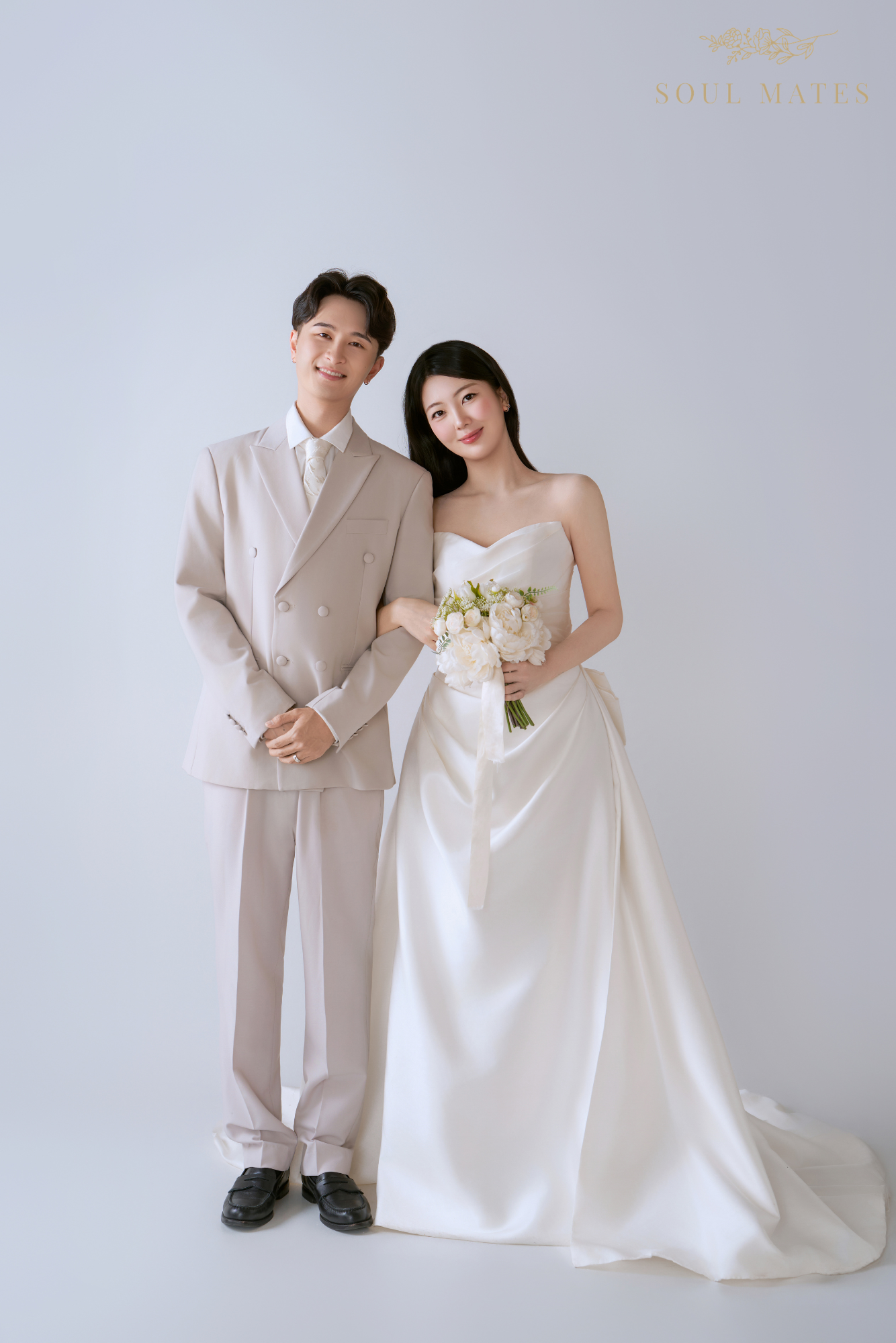 Wedding photograpjy in Seattle - Soul Mates Bridal (4).png