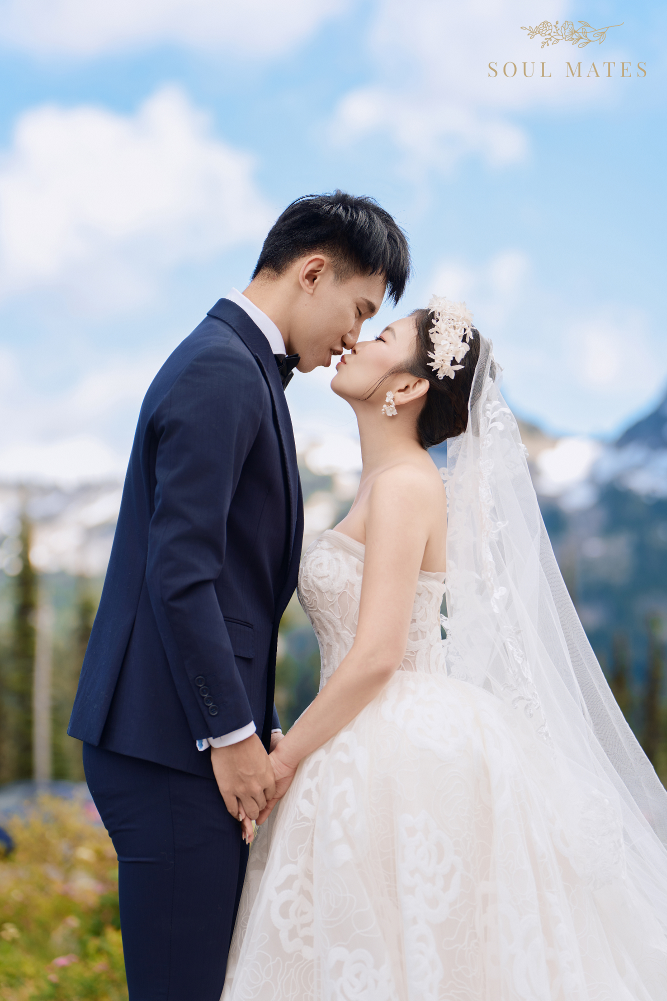 Wedding photography in Seattle - Soul Mates Bridal (5).png