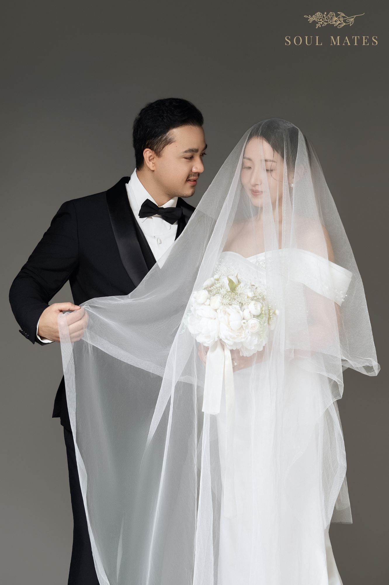 Wedding photography in Seattle - Soul Mates Bridal (22).png