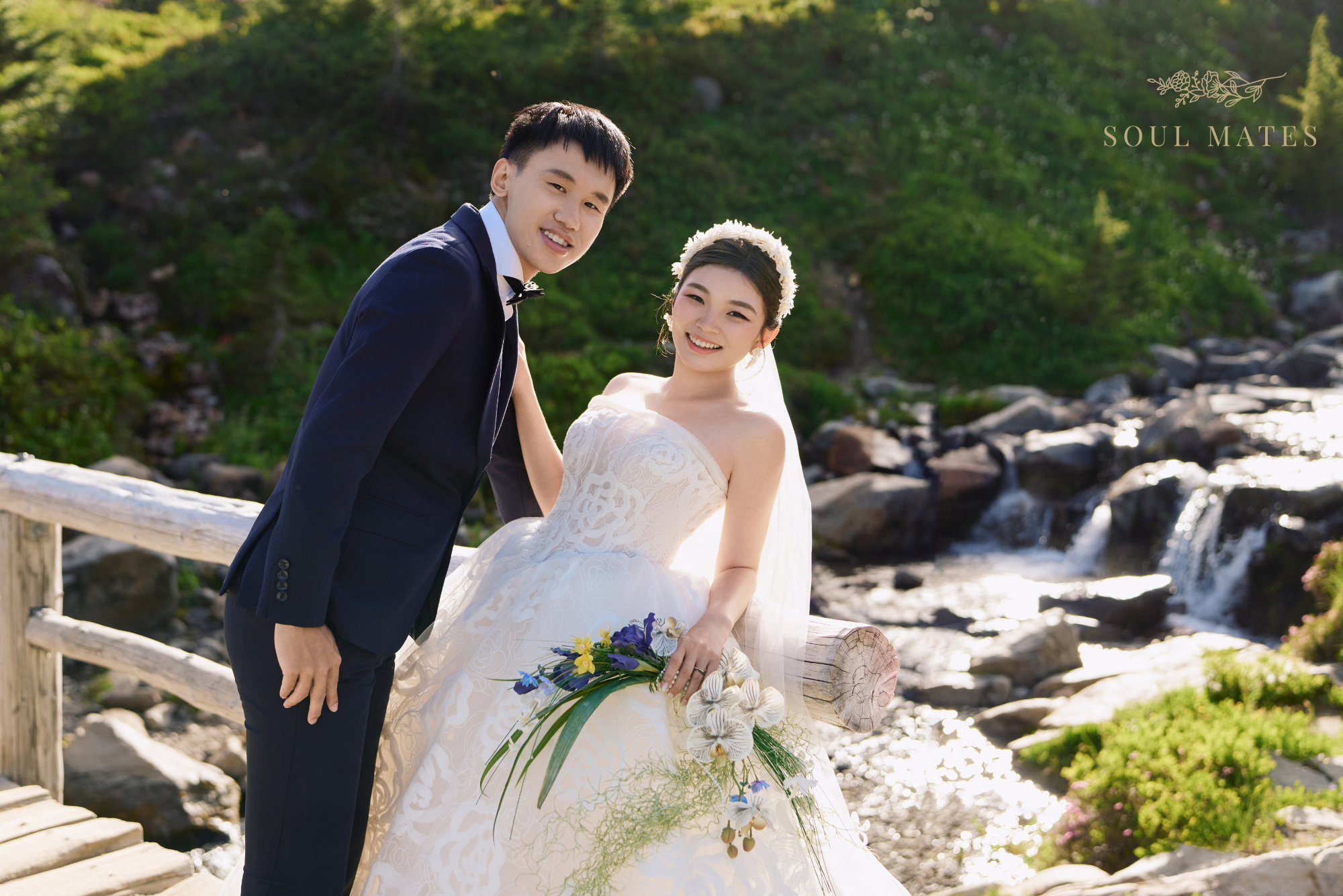 Wedding photography in Seattle - Soul Mates Bridal (16).png