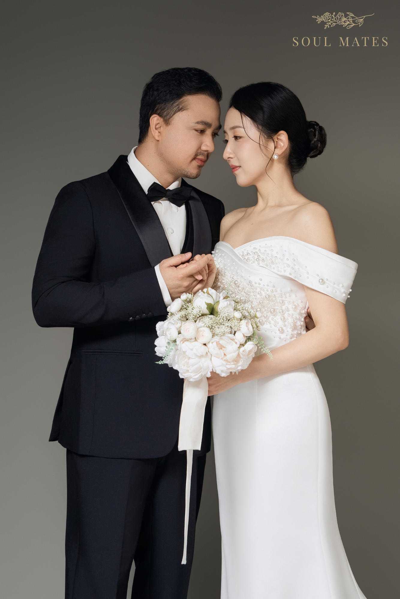 Wedding photography in Seattle - Soul Mates Bridal (14).png