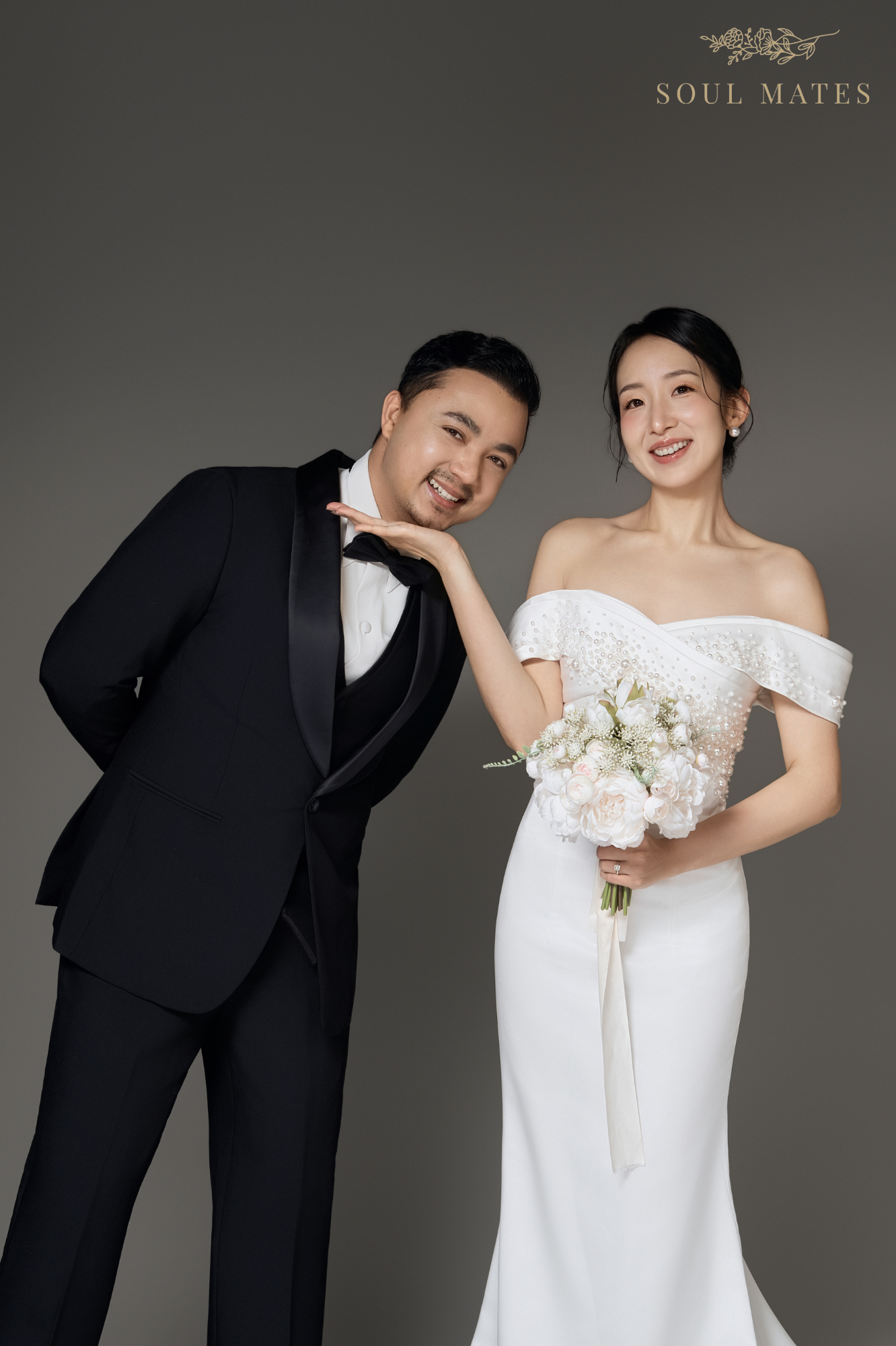 Wedding photography in Seattle - Soul Mates Bridal (19).png