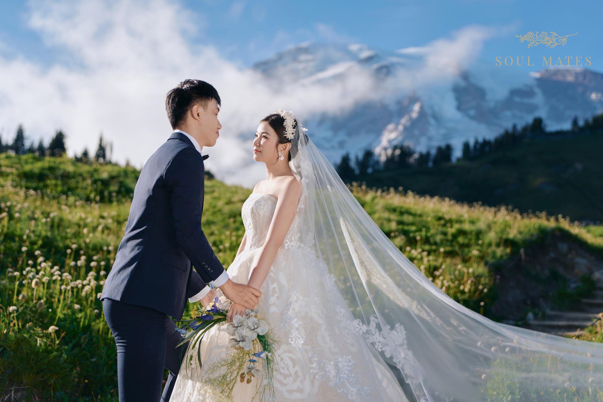 Wedding photography in Seattle - Soul Mates Bridal (18).png