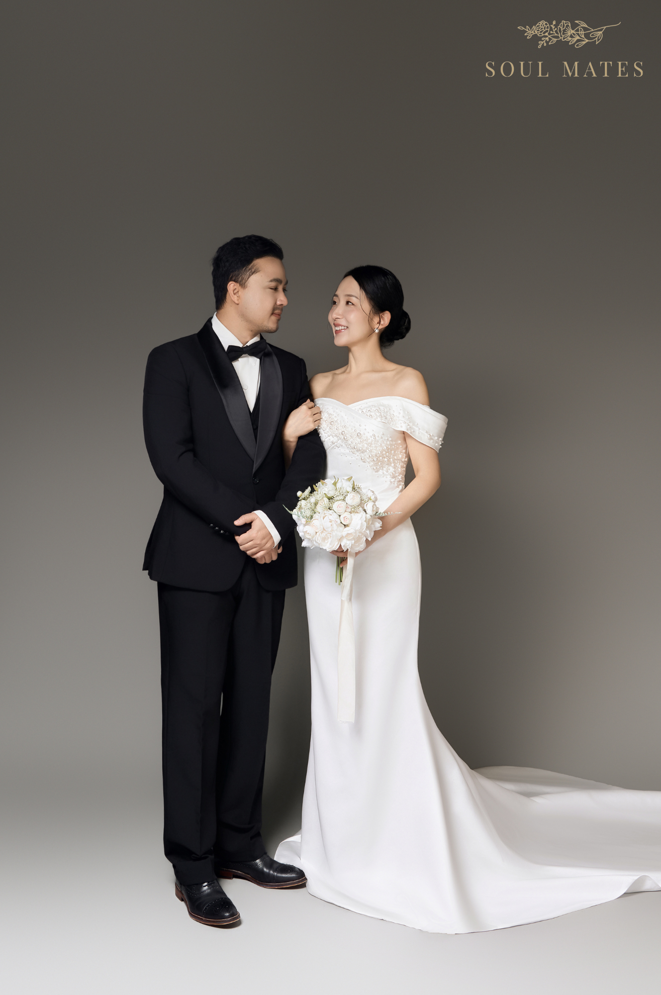 Wedding photography in Seattle - Soul Mates Bridal (3).png