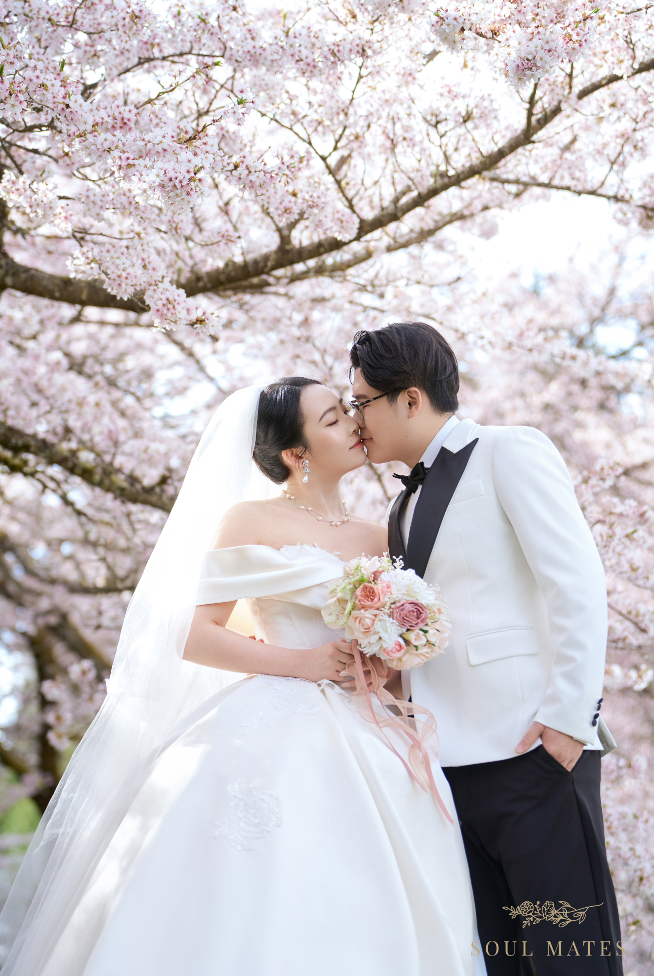 Wedding photography in Seattle - Soul Mates Bridal (18).png
