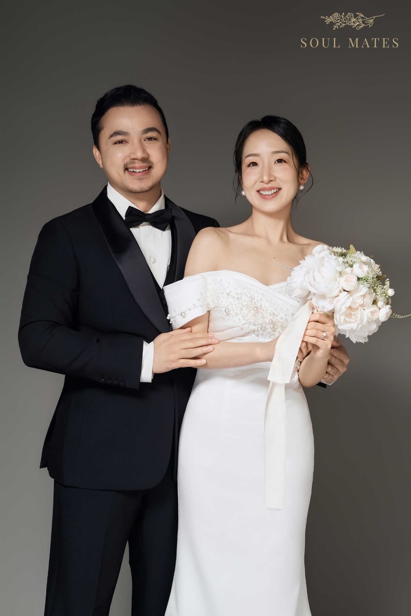 Wedding photography in Seattle - Soul Mates Bridal (6).png