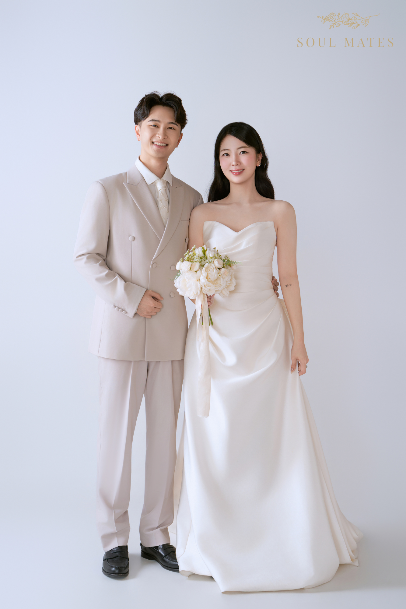 Wedding photograpjy in Seattle - Soul Mates Bridal (2).png