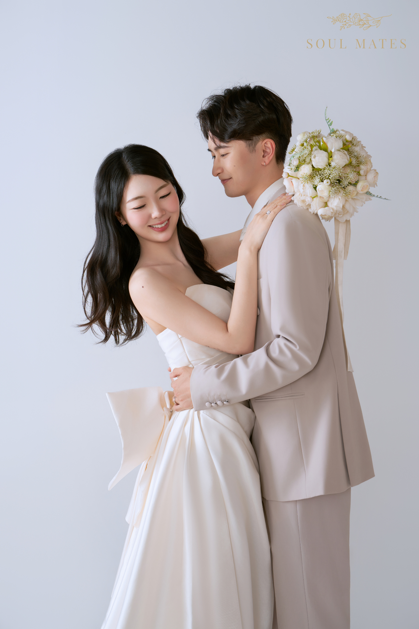 Wedding photograpjy in Seattle - Soul Mates Bridal (8).png