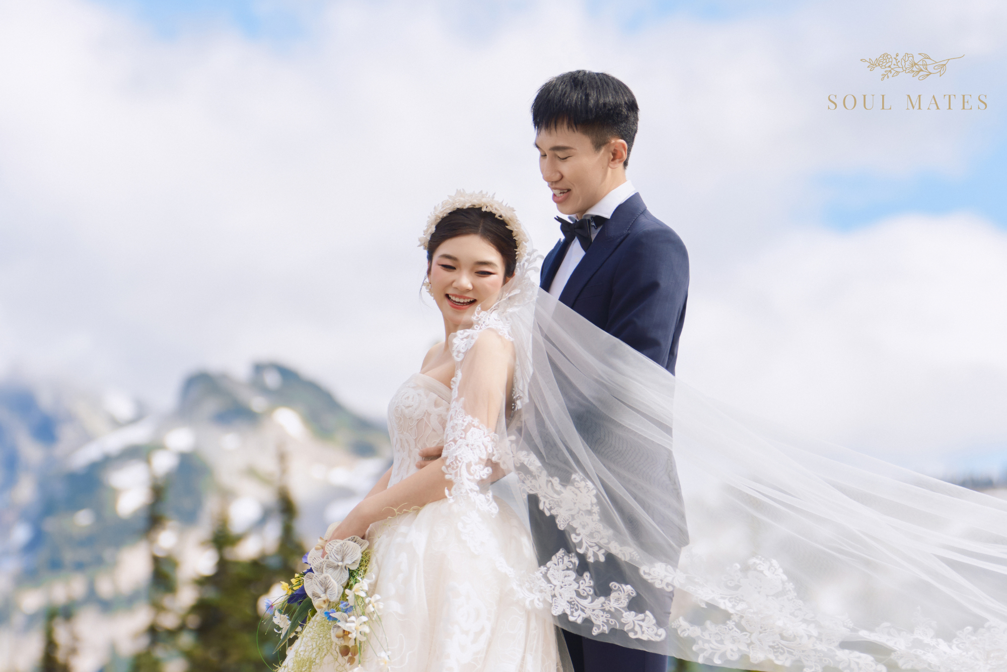 Wedding photography in Seattle - Soul Mates Bridal (6).png