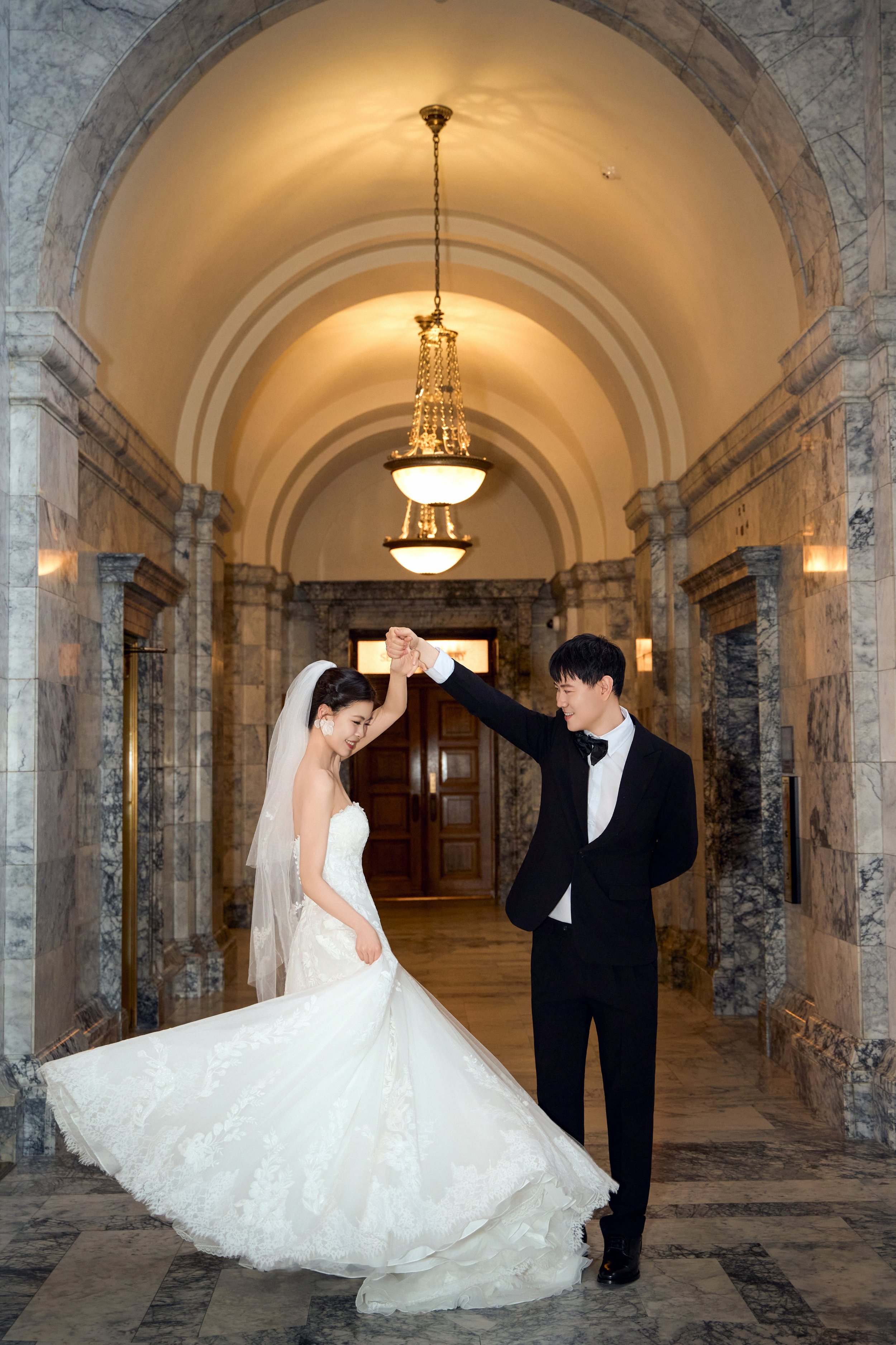 Cover - Wedding Photography in Seattle - Soul Mates Bridal.jpg