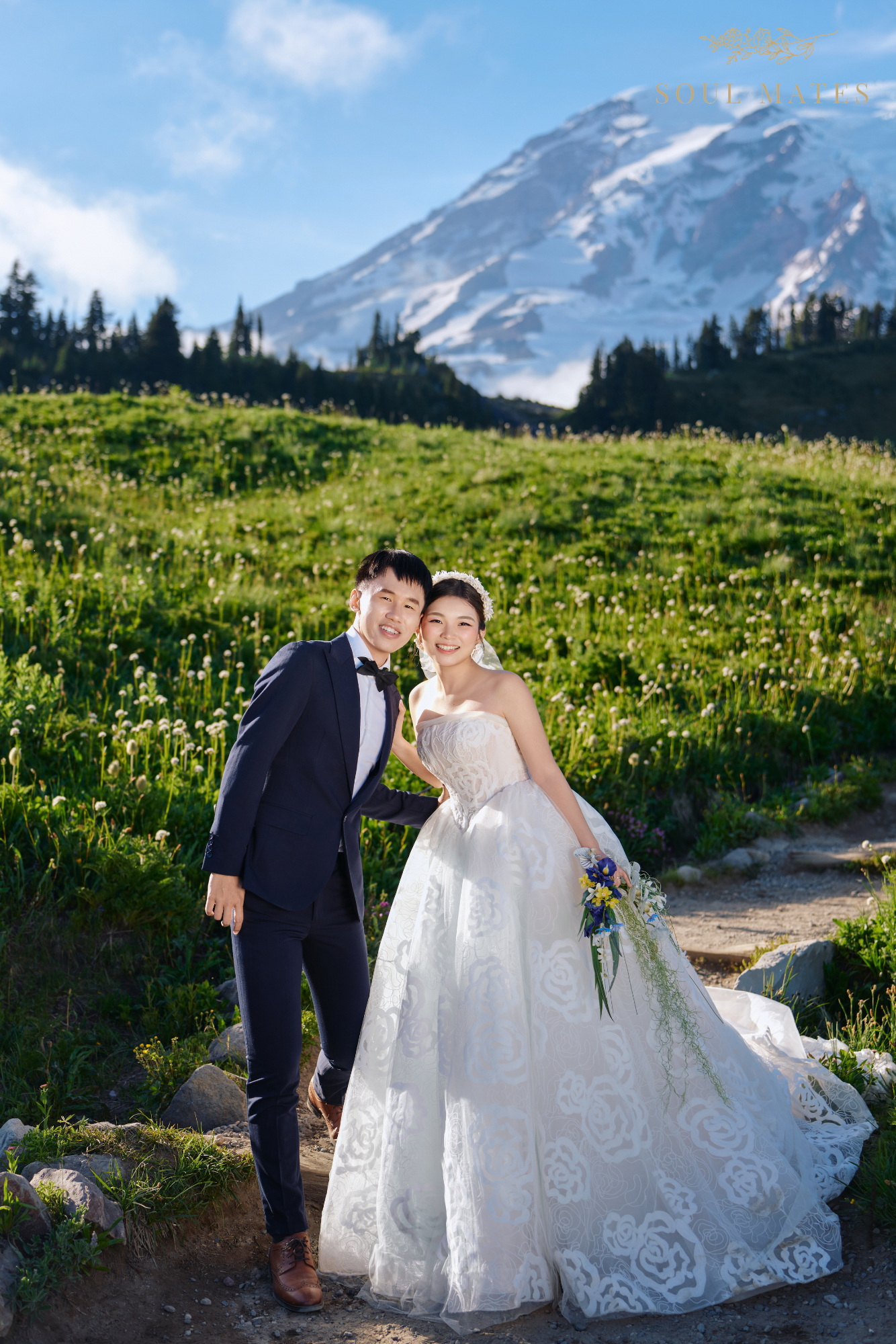Wedding photography in Seattle - Soul Mates Bridal (17).png