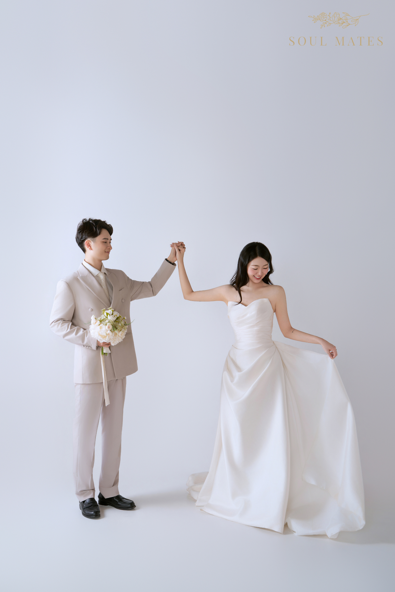 Wedding photograpjy in Seattle - Soul Mates Bridal (16).png