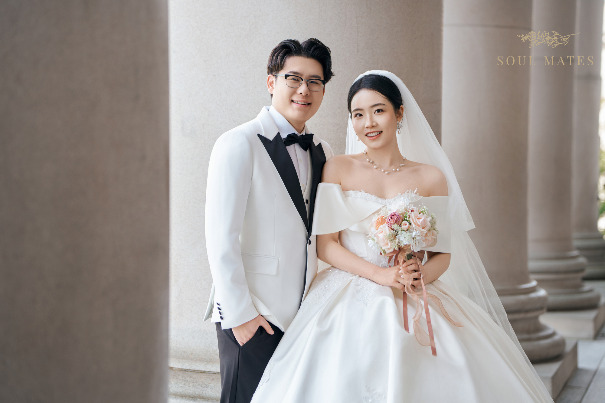 Wedding photography in Seattle - Soul Mates Bridal (12).png