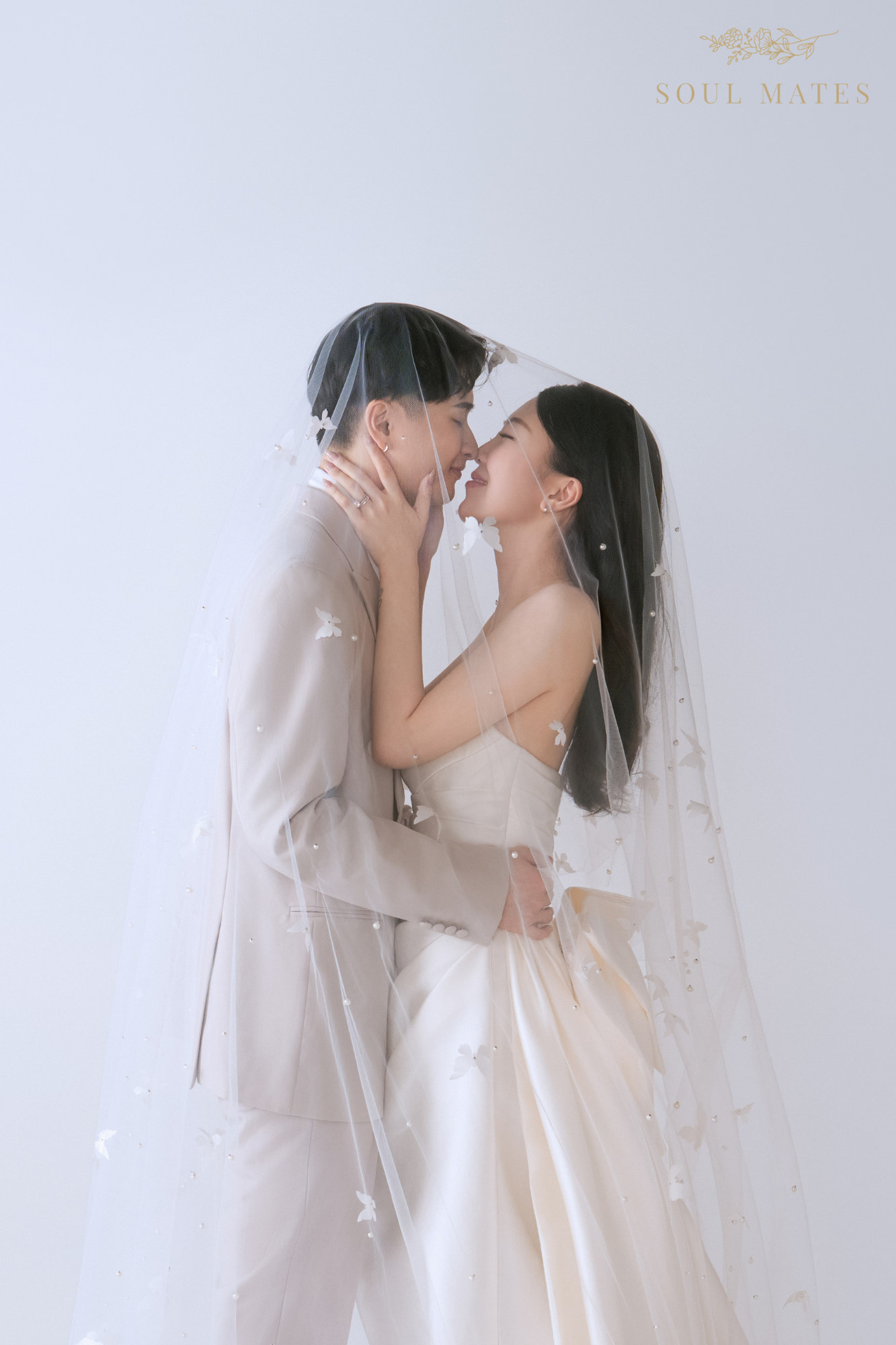 Wedding photograpjy in Seattle - Soul Mates Bridal (1).png
