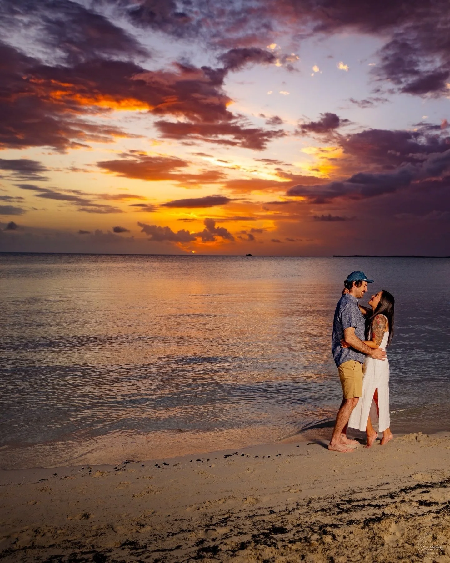 Here&rsquo;s to a lifetime of golden sunsets together&hellip;💛🌅

These extraordinary shots were taken at Taylor Bay Beach just before the sun kissed the horizon. What a spectacular view! 

#TurksAndCaicosPhotographer
#TCIPhotography
#TurksAndCaicos