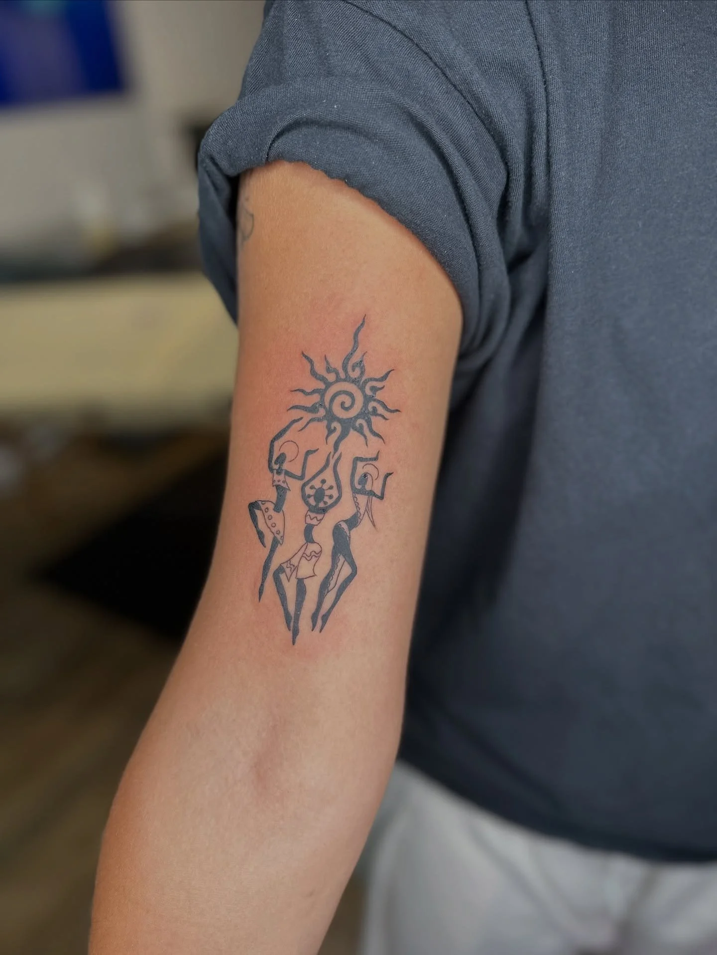Love thy self ❤️
Embracing your heritage?
Owning your skin?
Living authentically?
A tattoo will do that to ya. 🤪