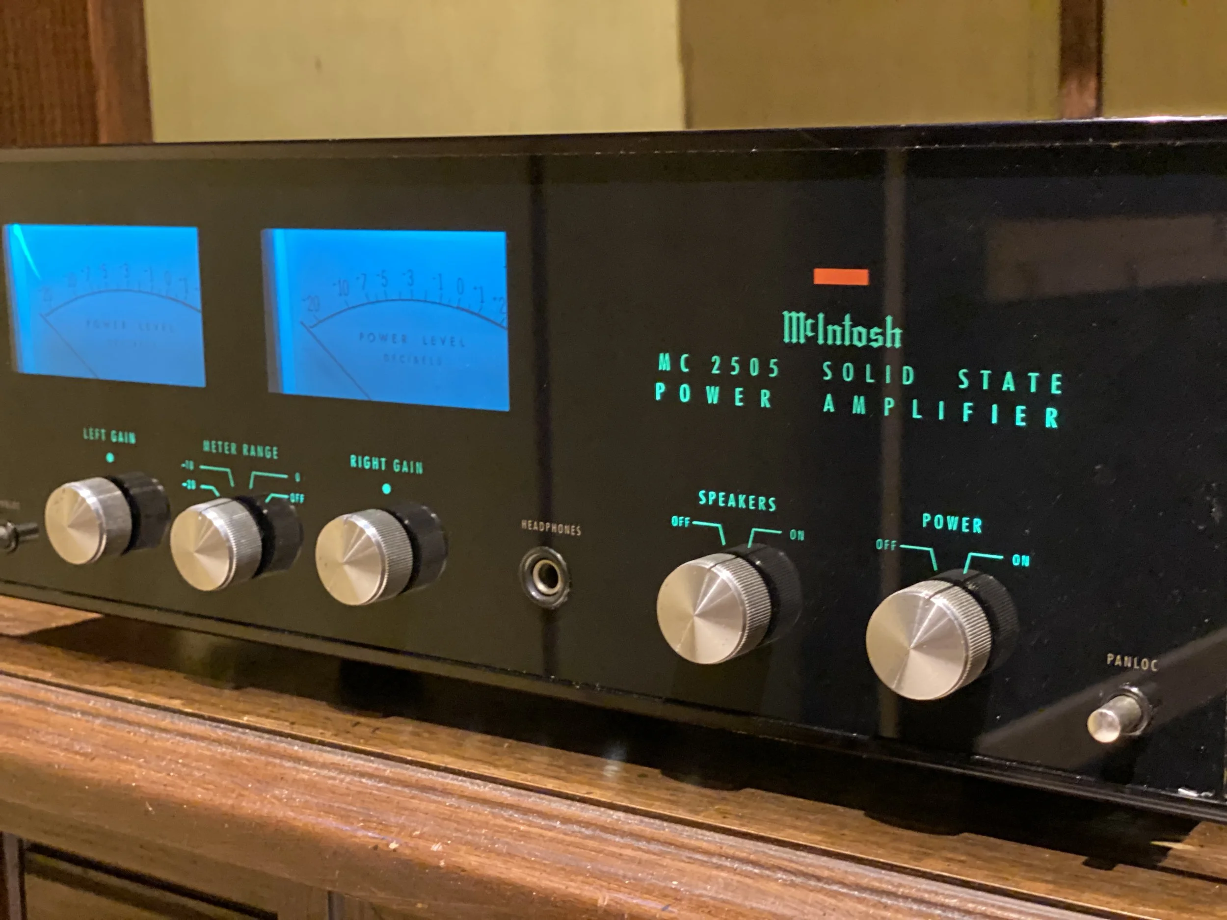 McIntosh MC-2505 Power Amp, built in 1974.