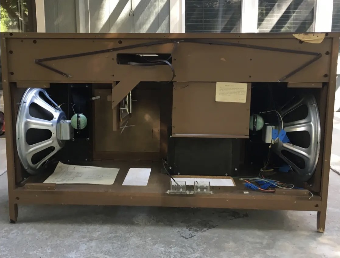 Those 12" woofers move some serious air at 105db per watt.