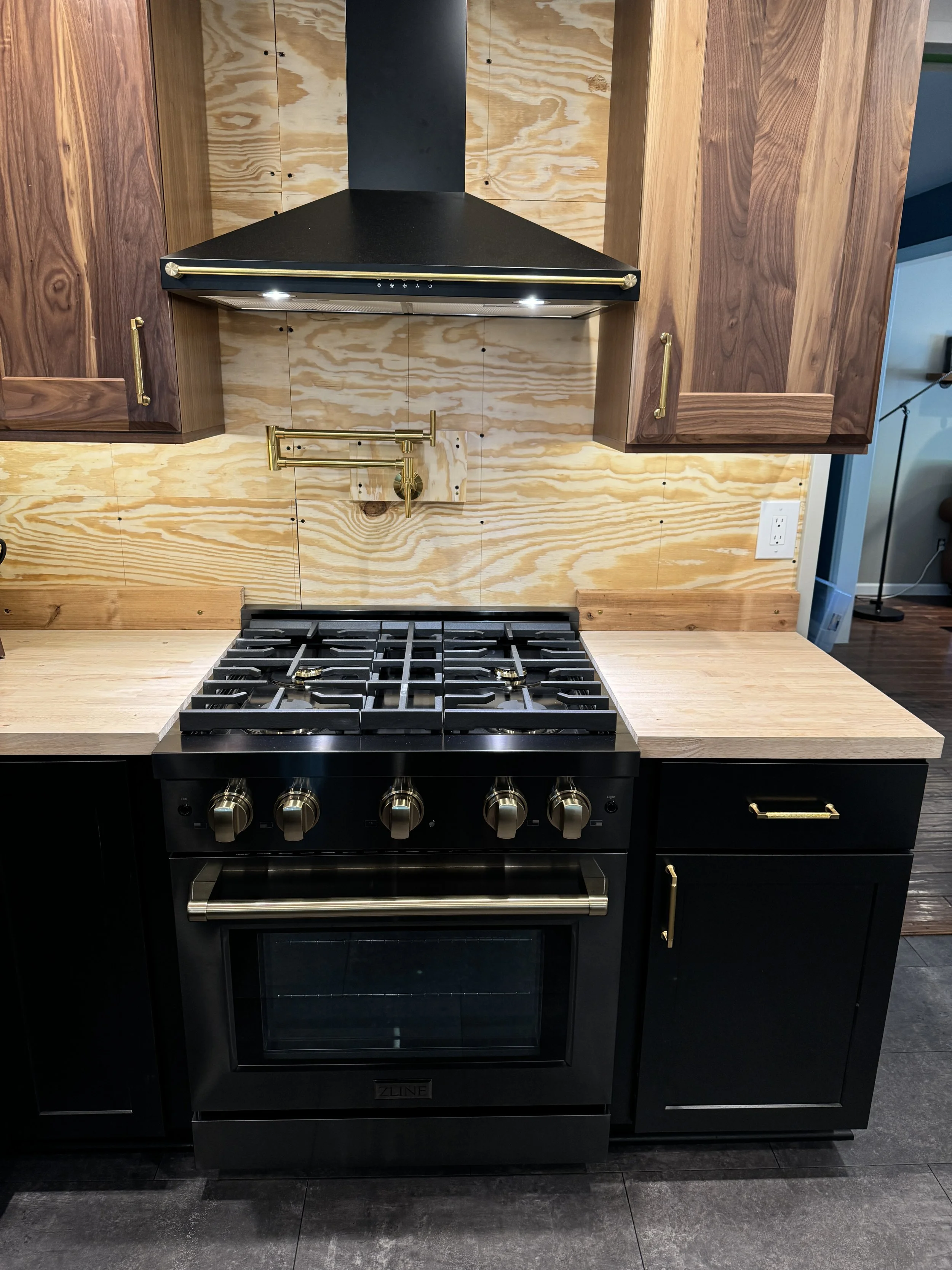 The new range is top-notch... it's a very nice upgrade, which I'm cool with since I saved just *a tiny bit* of cost on labor lol