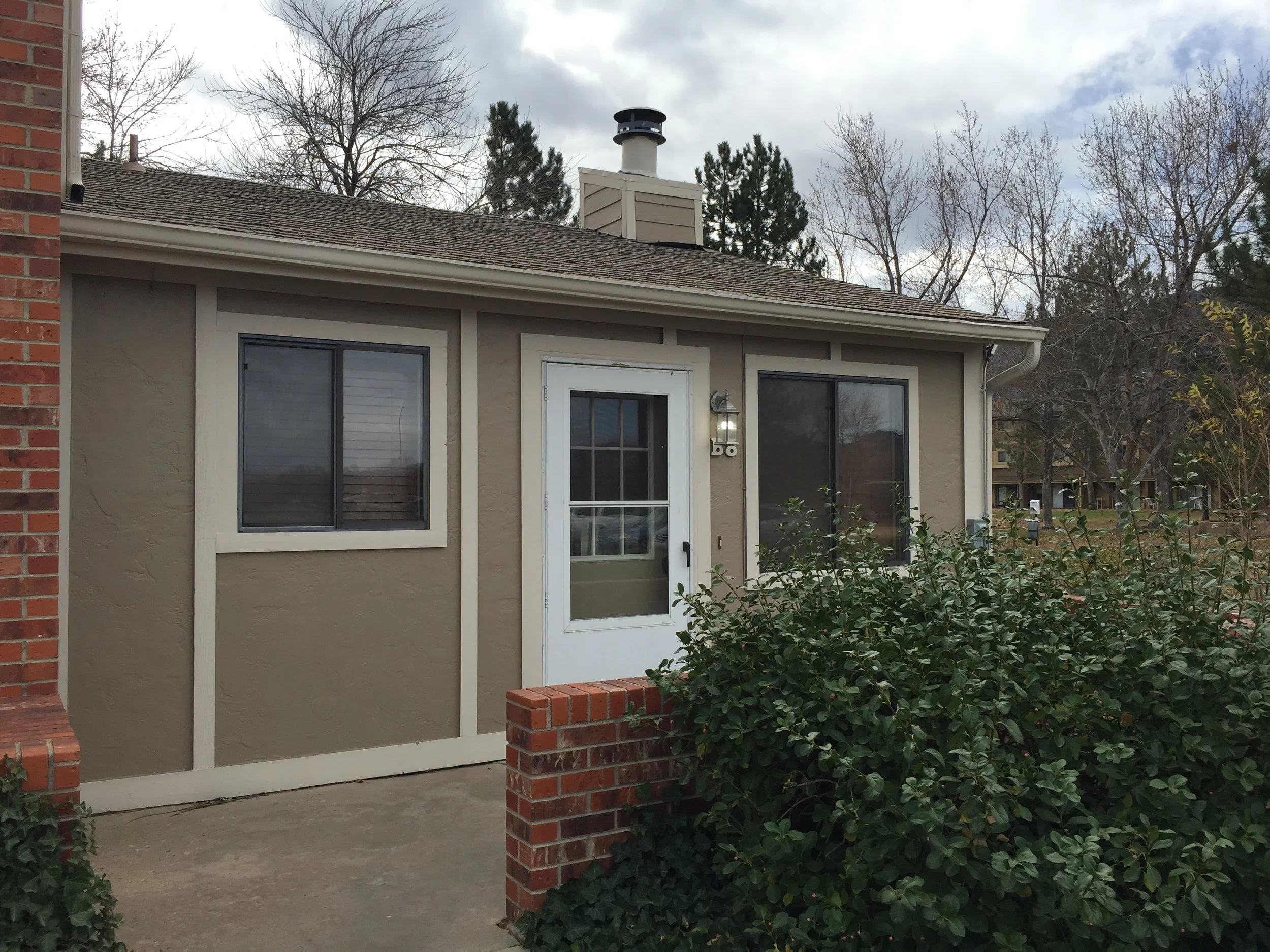 My boulder condo, purchased in 2010 (when I was still living in Maryland).  Cozy!  But the interior needed a bit of work... 