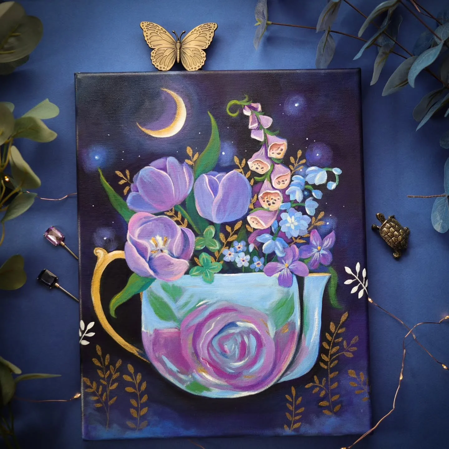 Tea pot, florals, moon and gold!✨️🌷
This was a really fun painting! So happy to see it come to life!🤗✨️ 
Here are the finished, in progress and original sketch/idea photos!🌷