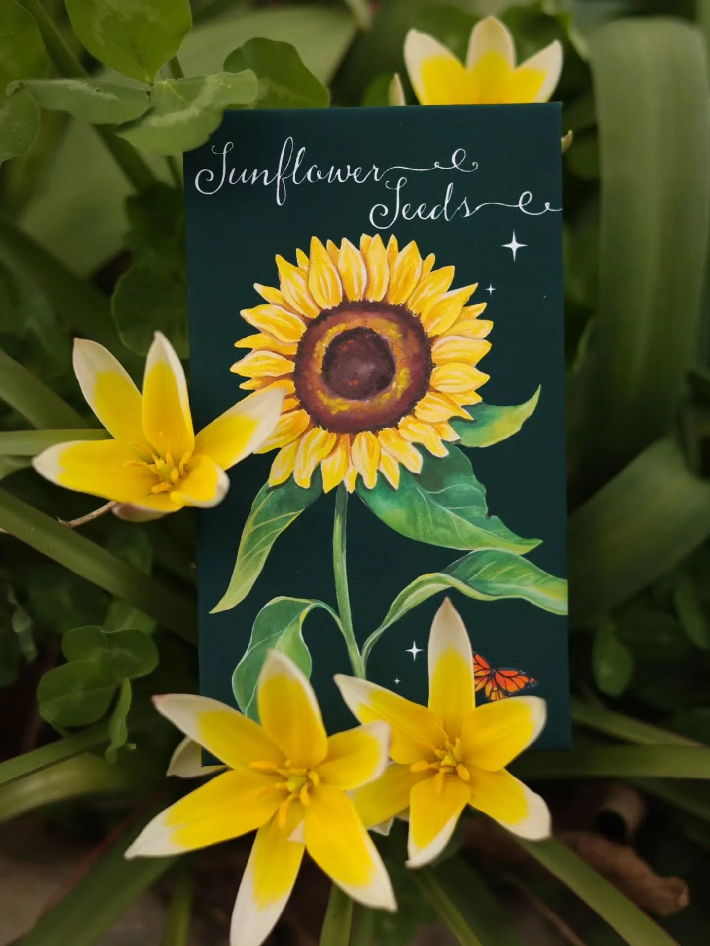Sunflower Seed Packets🌻🌼🌻
.
Guys, I'm having the best time over here in my little nook creating all the things I can think of that I want to exist for you! I hope you love these💛💛💛
.
#sunflowerseeds #sunflowerart