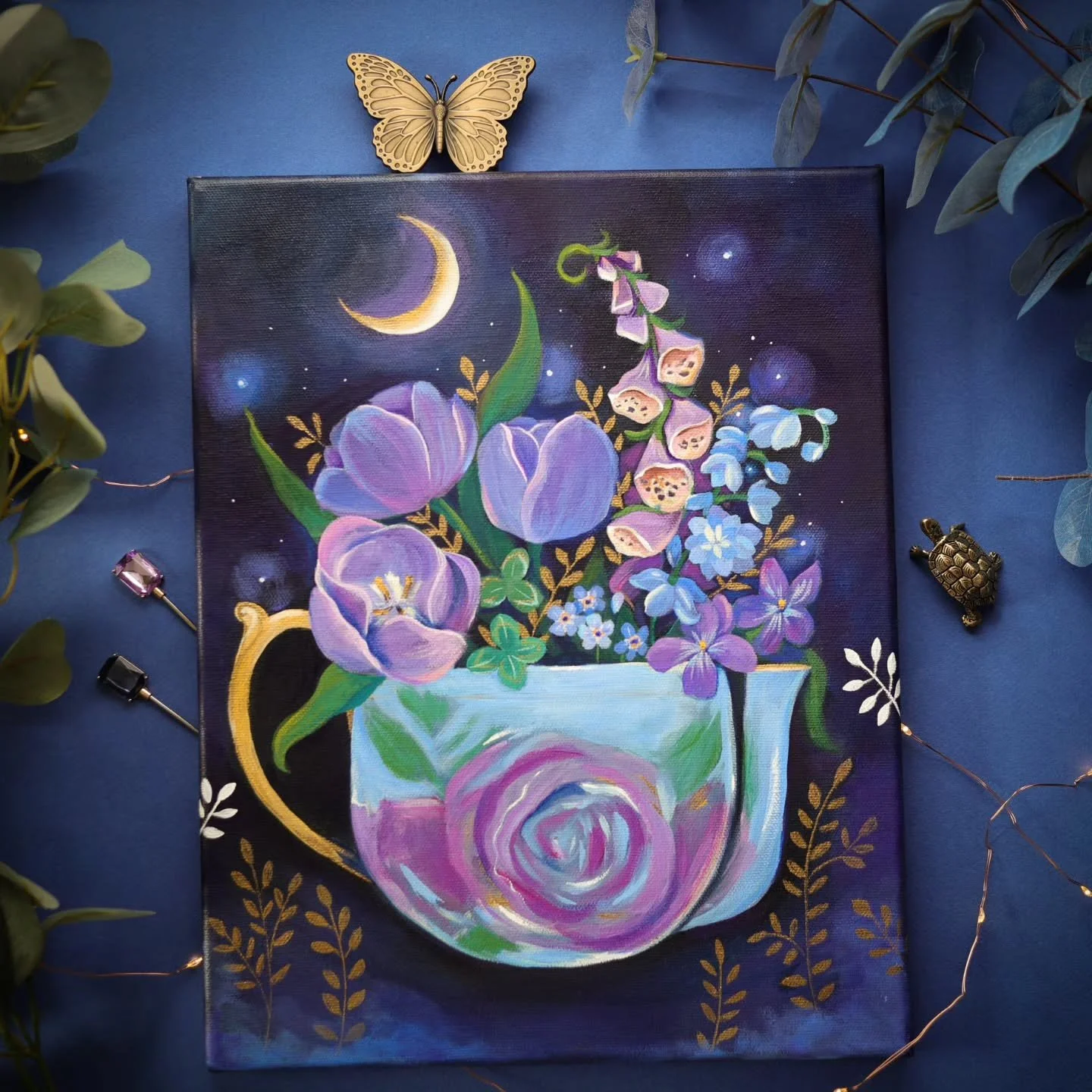 Magic 🦋🌷✨️
.
.
#teapot #floralpainting #teapotart
