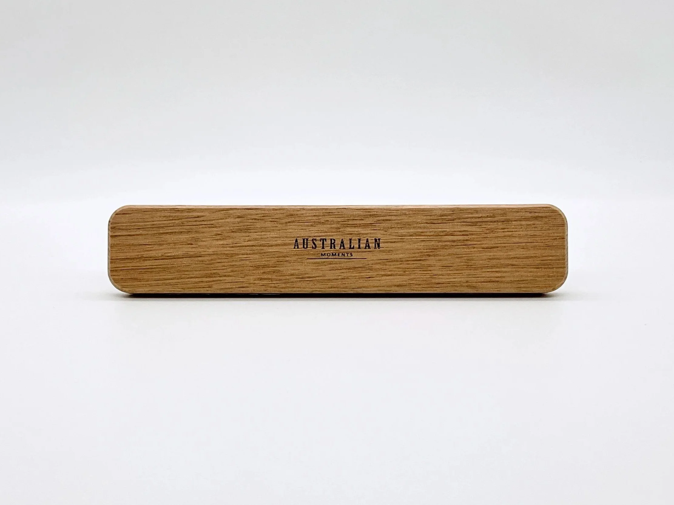 Two Up game kip back