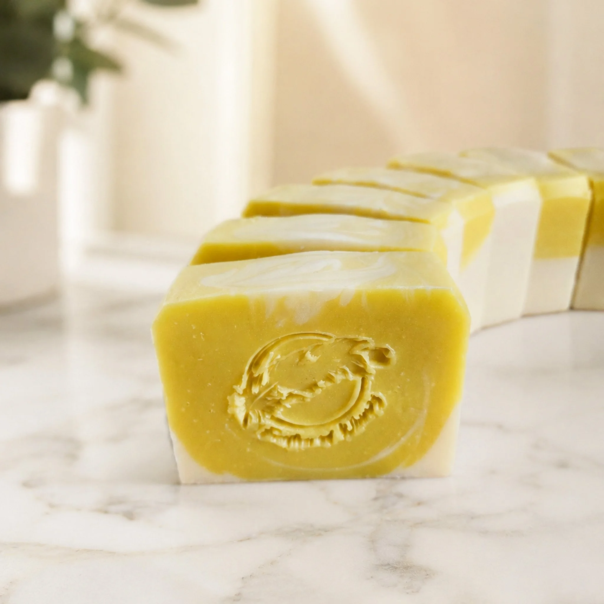 aura.gleam.tallow.soap.bar.jpg