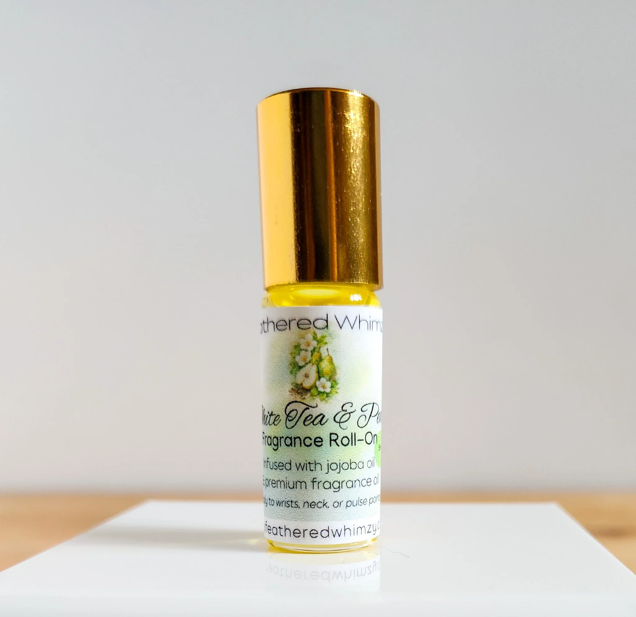 white-tea-and-pear-perfume-oil.jpg