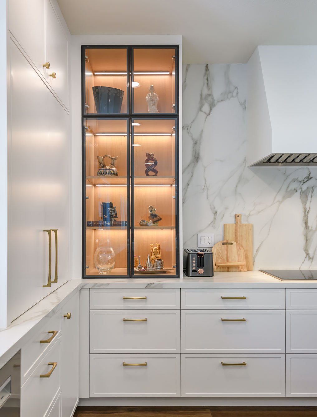 glass-cabinet.jpg