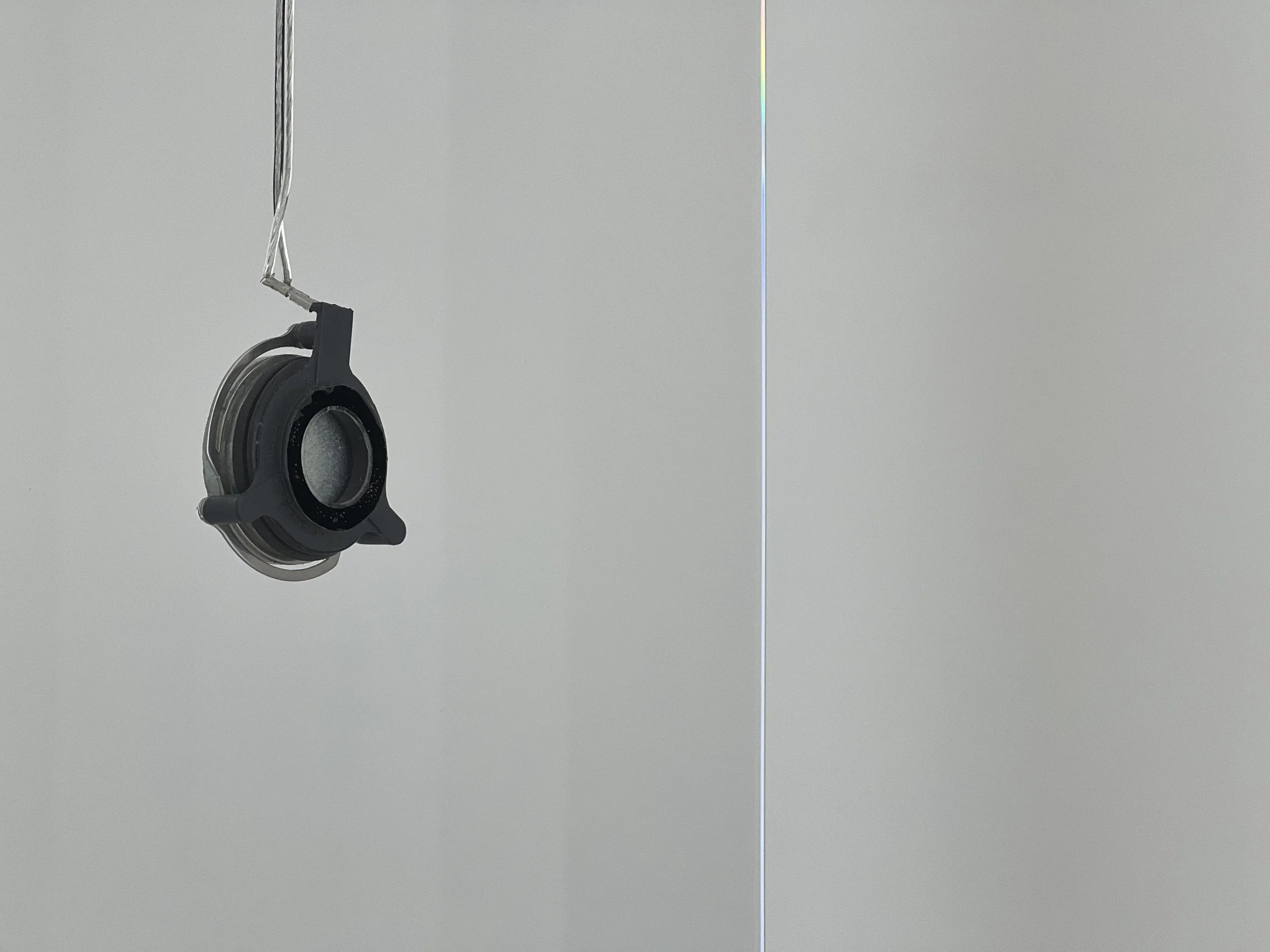 建基於空間和質疑底下的空白