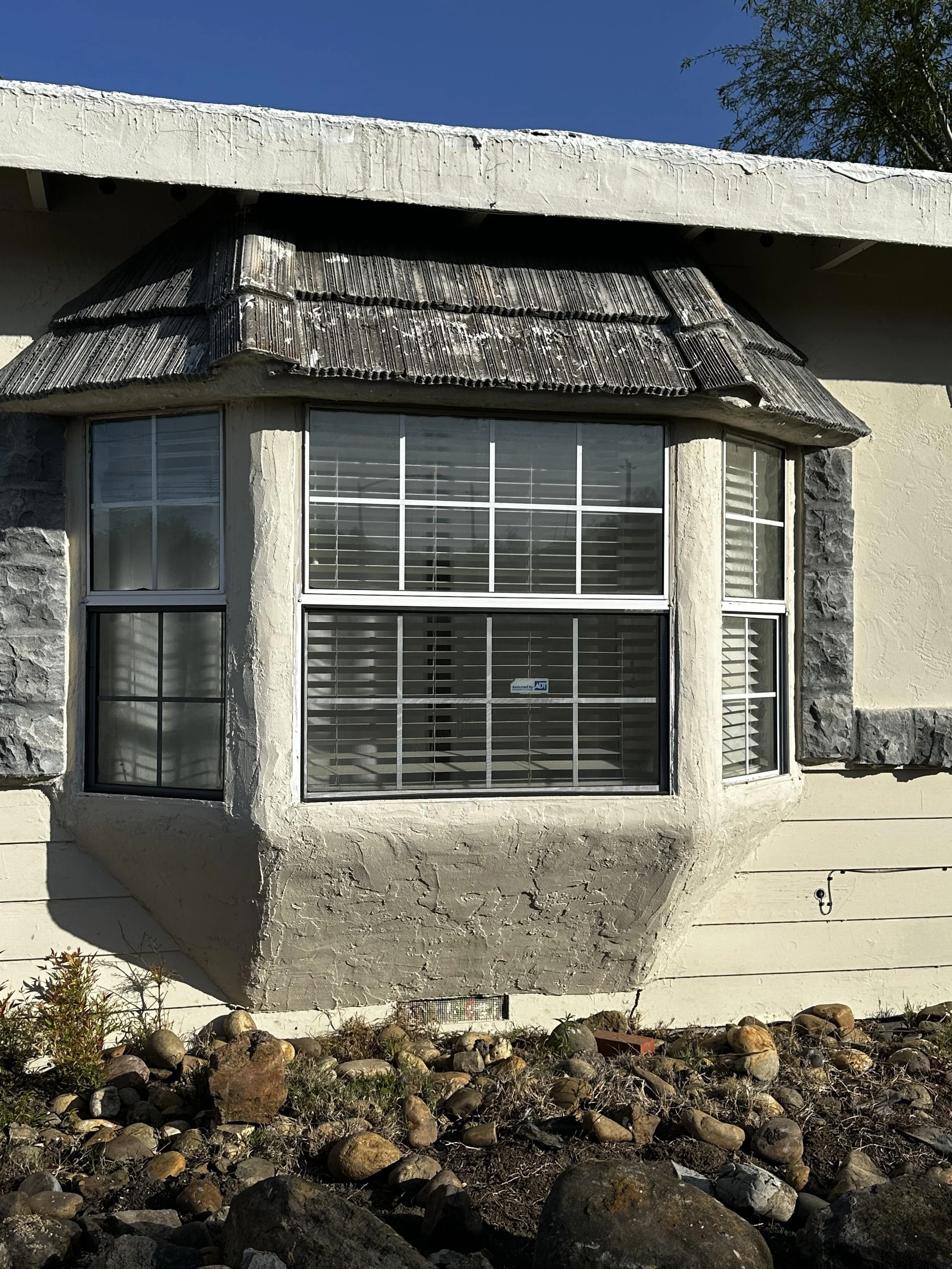 Window2.jpg