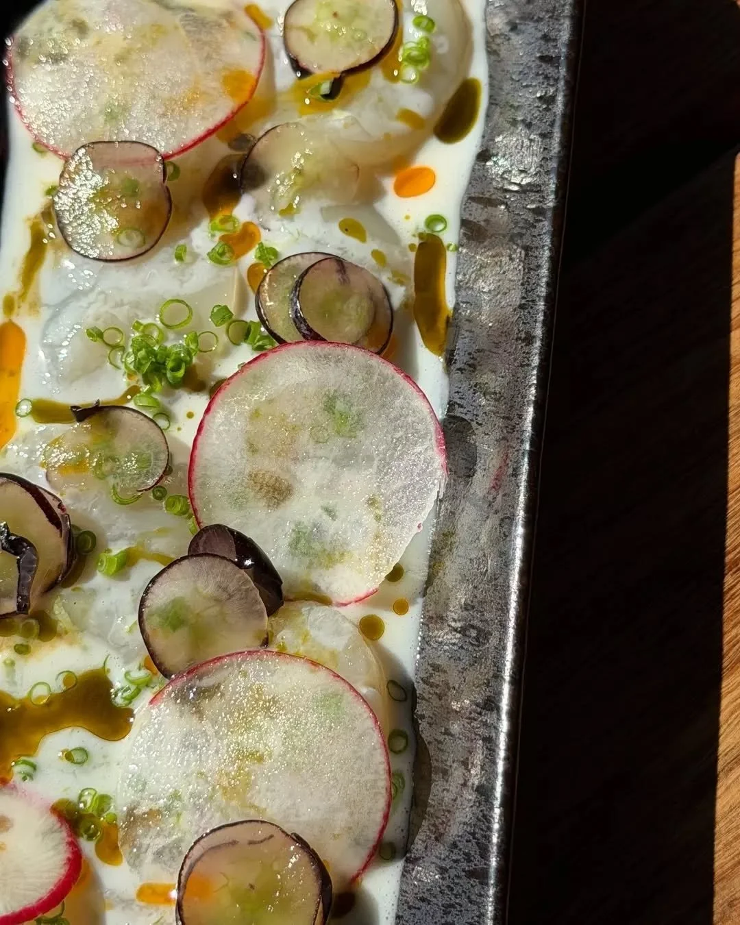 There's something for everyone on the weekend at Fallow.
Fresh seafood, flame kissed meats, freshly shucked oysters.
Spend a moment with us 🔥