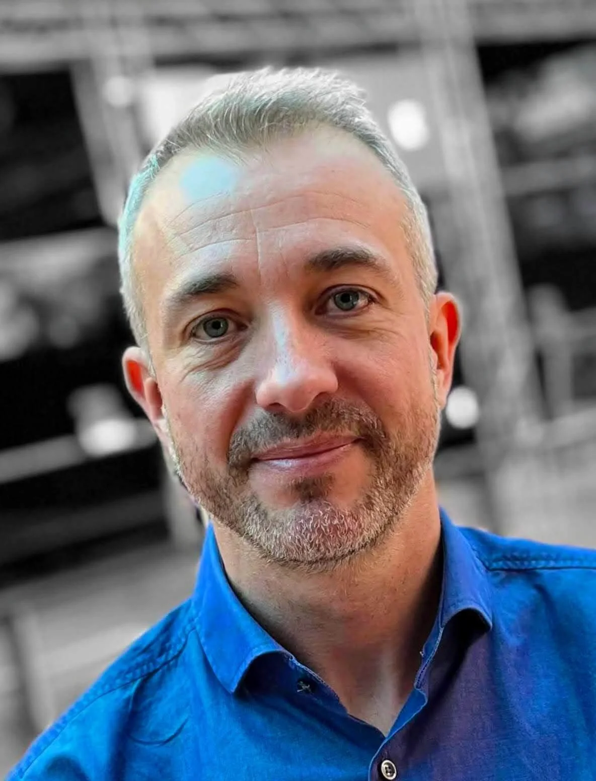 Portrait picture of iStories Chief Storytelling Officer, Lee Robson