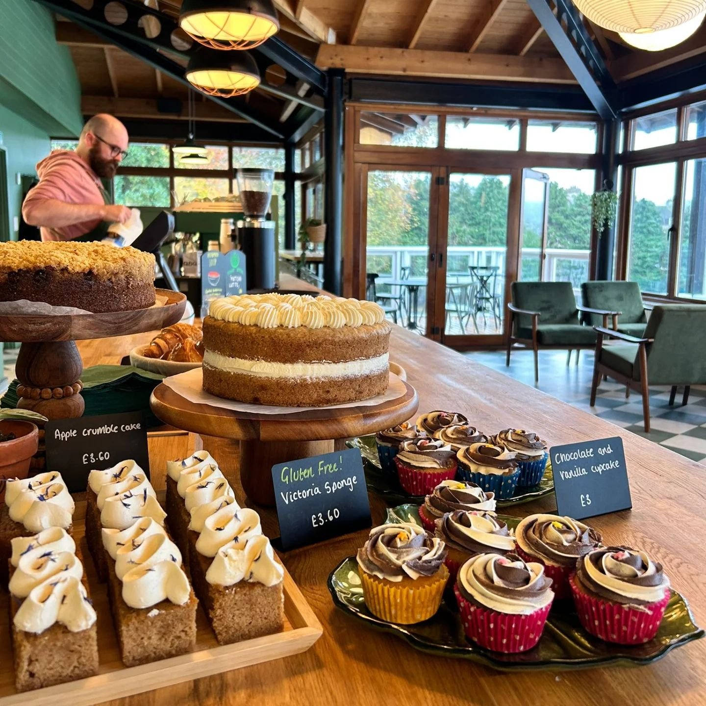 💚 We are back open! 💚

The past few days have been super busy at Treetop Caf&eacute;. We wanted to have a little refresh of things before the busy festive season gets into full swing. 

You'll notice our coffee machine has moved, a new cake counter