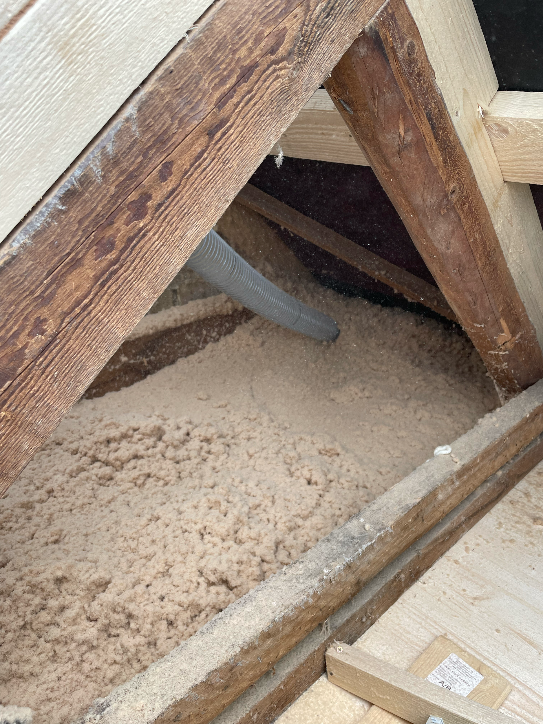 Készül a farost hőszigetelés