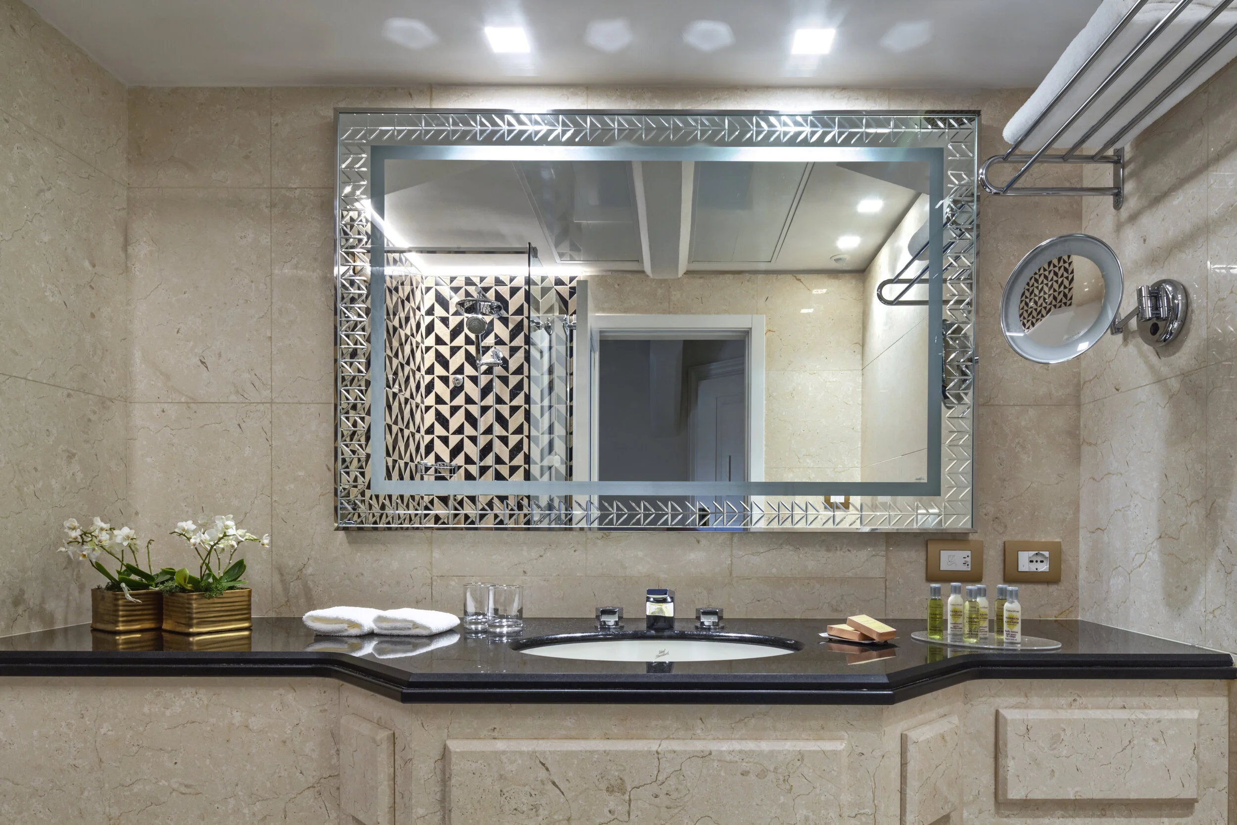 Molino Premium Rooms (10).jpg