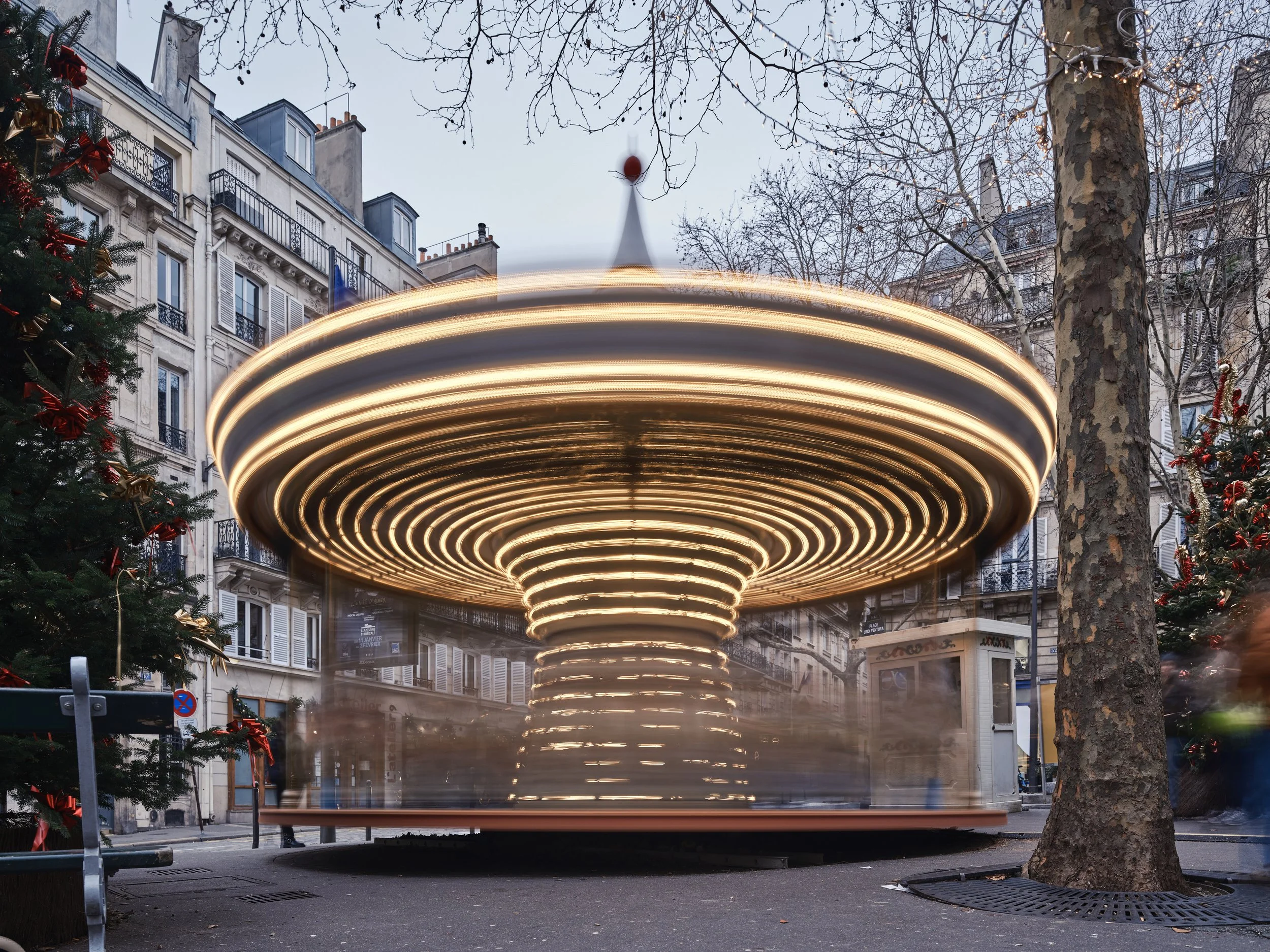 33_PARIS LINO VENTURA_ROUND.jpg