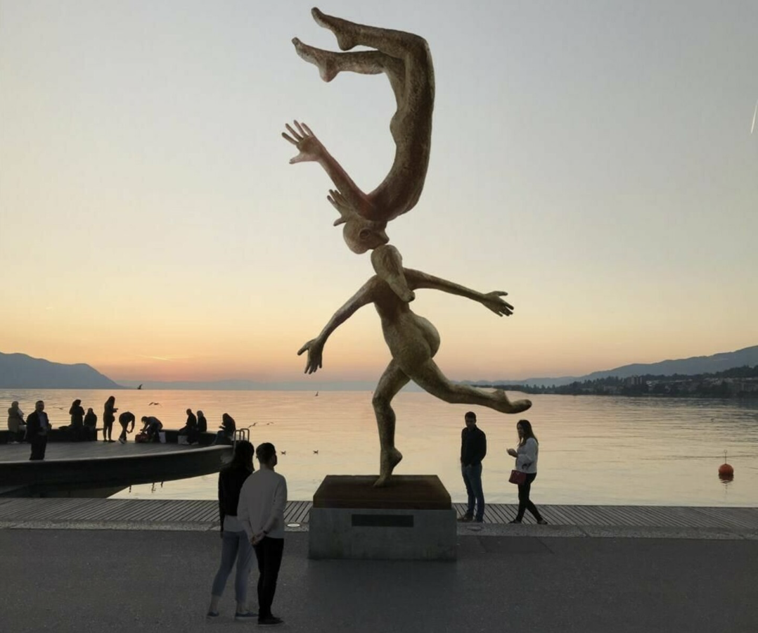 Carmen Clews - The Divine Kiss - Bronze - 330 x 155 x 124.5 cm - ZAR 1 375 000 excl VAT - Edition of 5