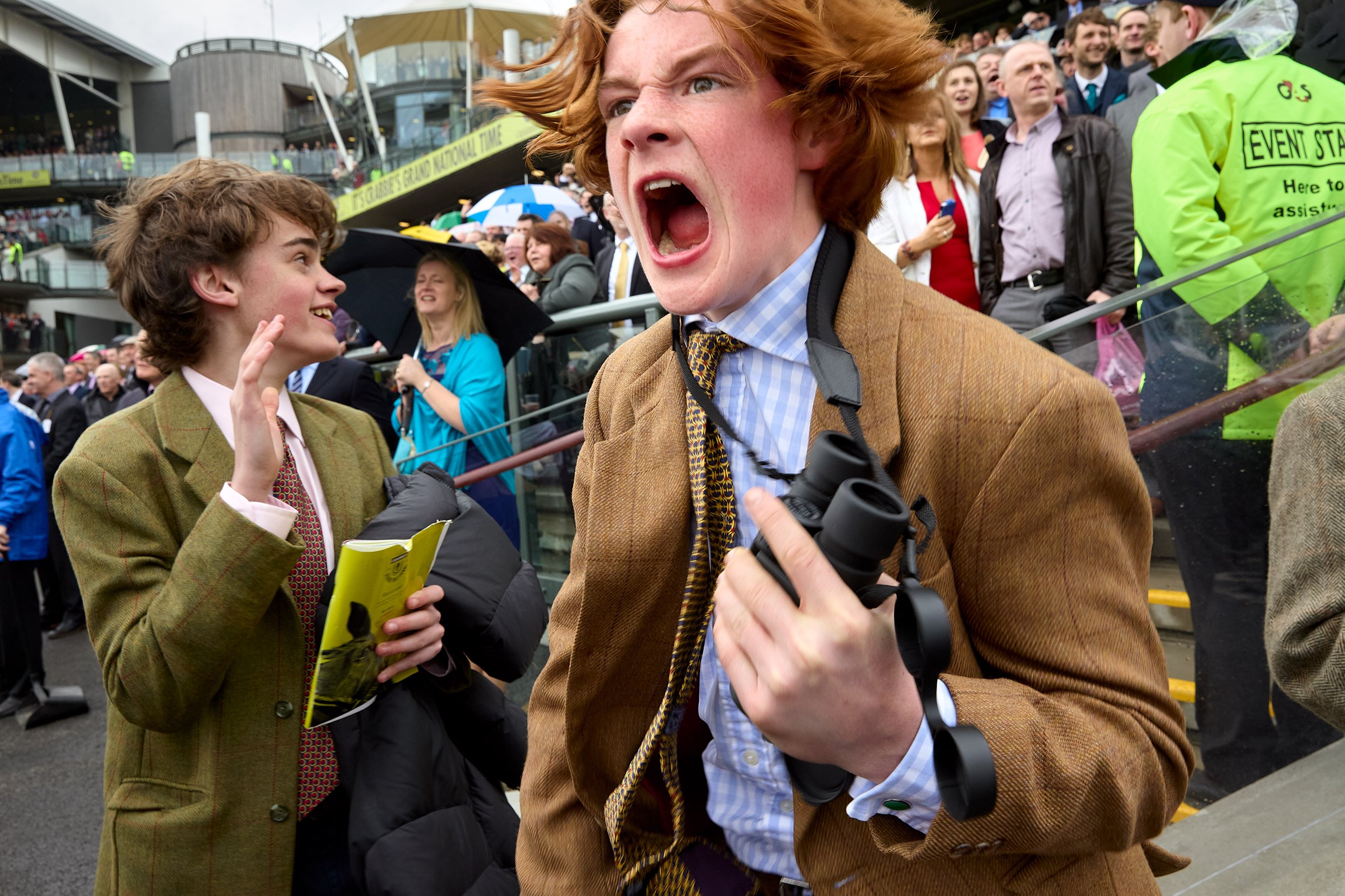 arnheldeserra_racegoers_05.jpg