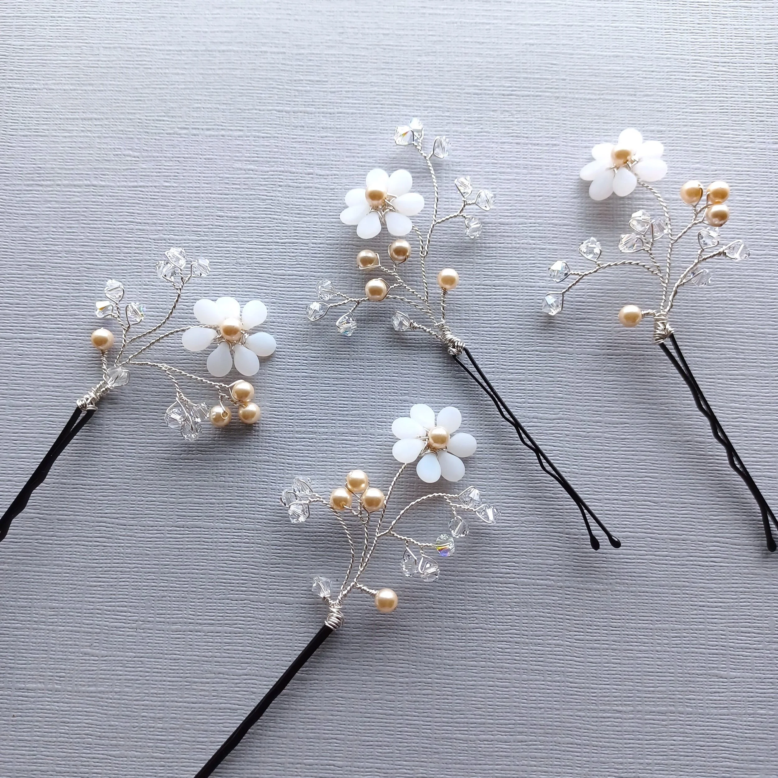 white-petal-flower-bridal-wedding-hairpin-accessories-handmade-by-BeadyBride-UK-20240902-252627-LRNE-0.jpg